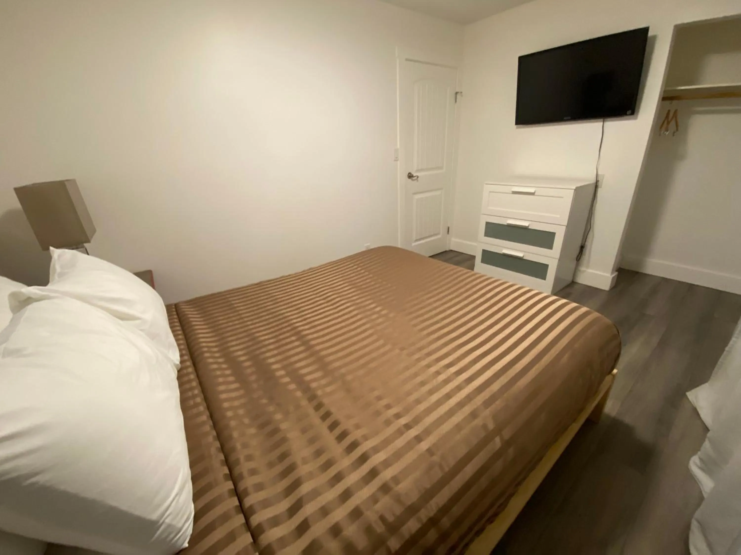 Bed in Riverside Resort & RV Park