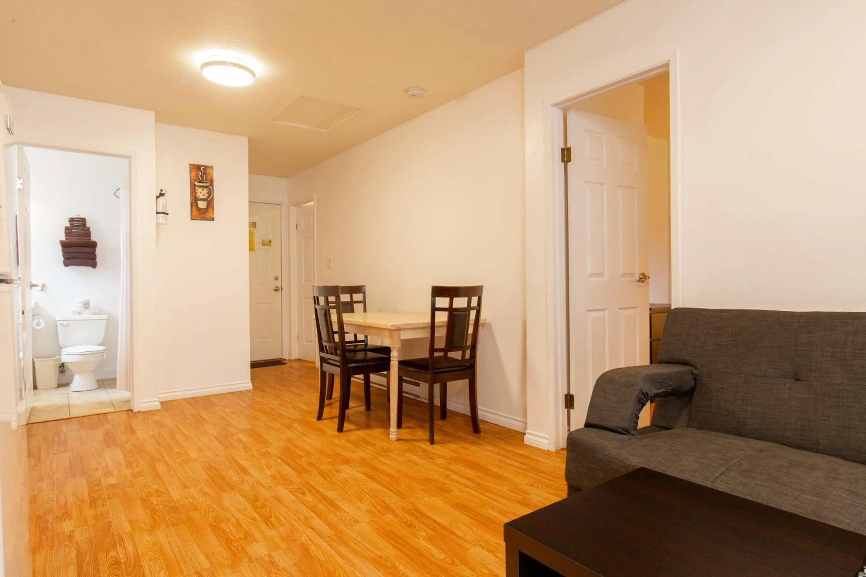 Living room in Riverside Resort & RV Park