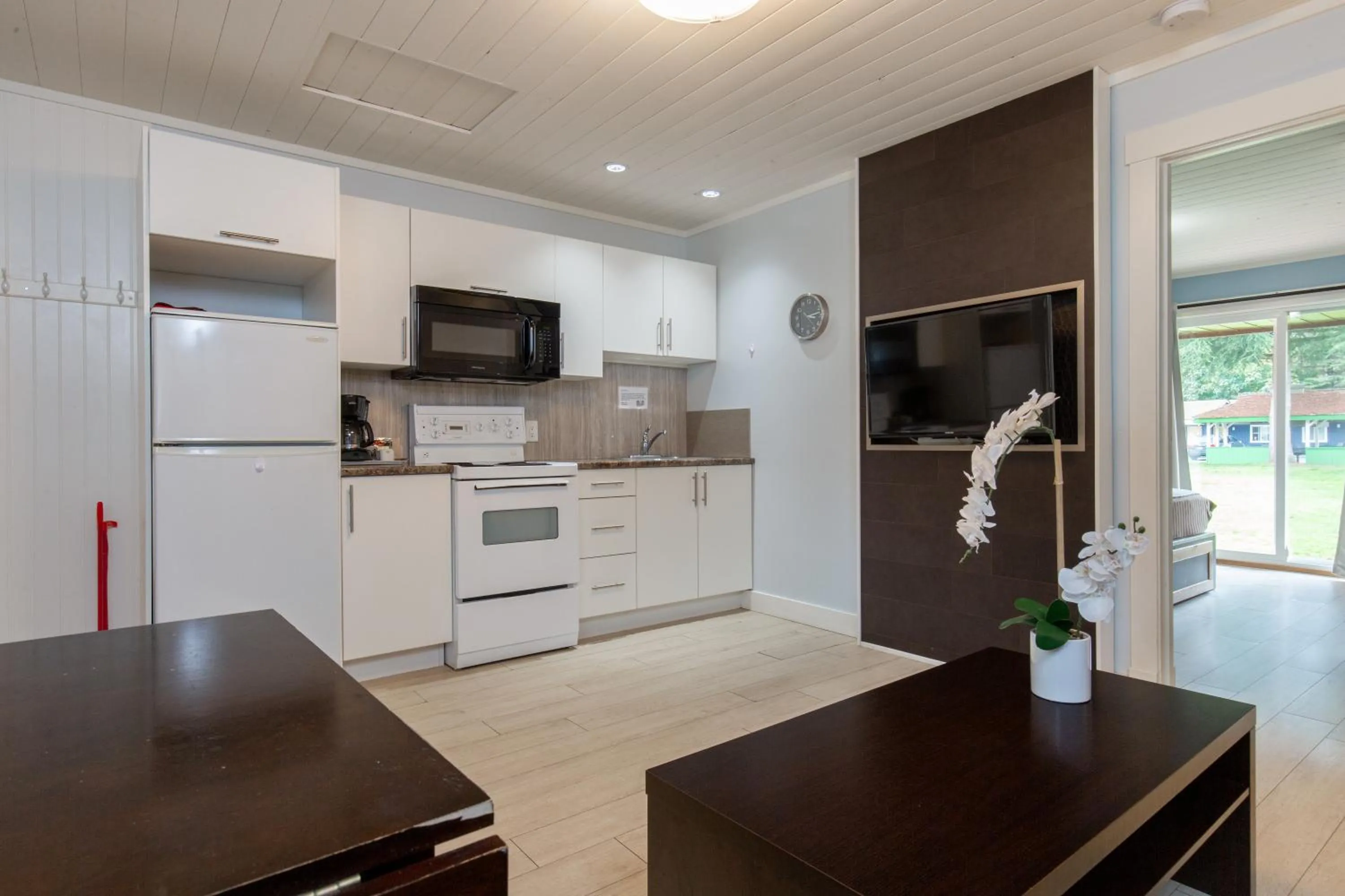 TV and multimedia in Riverside Resort & RV Park