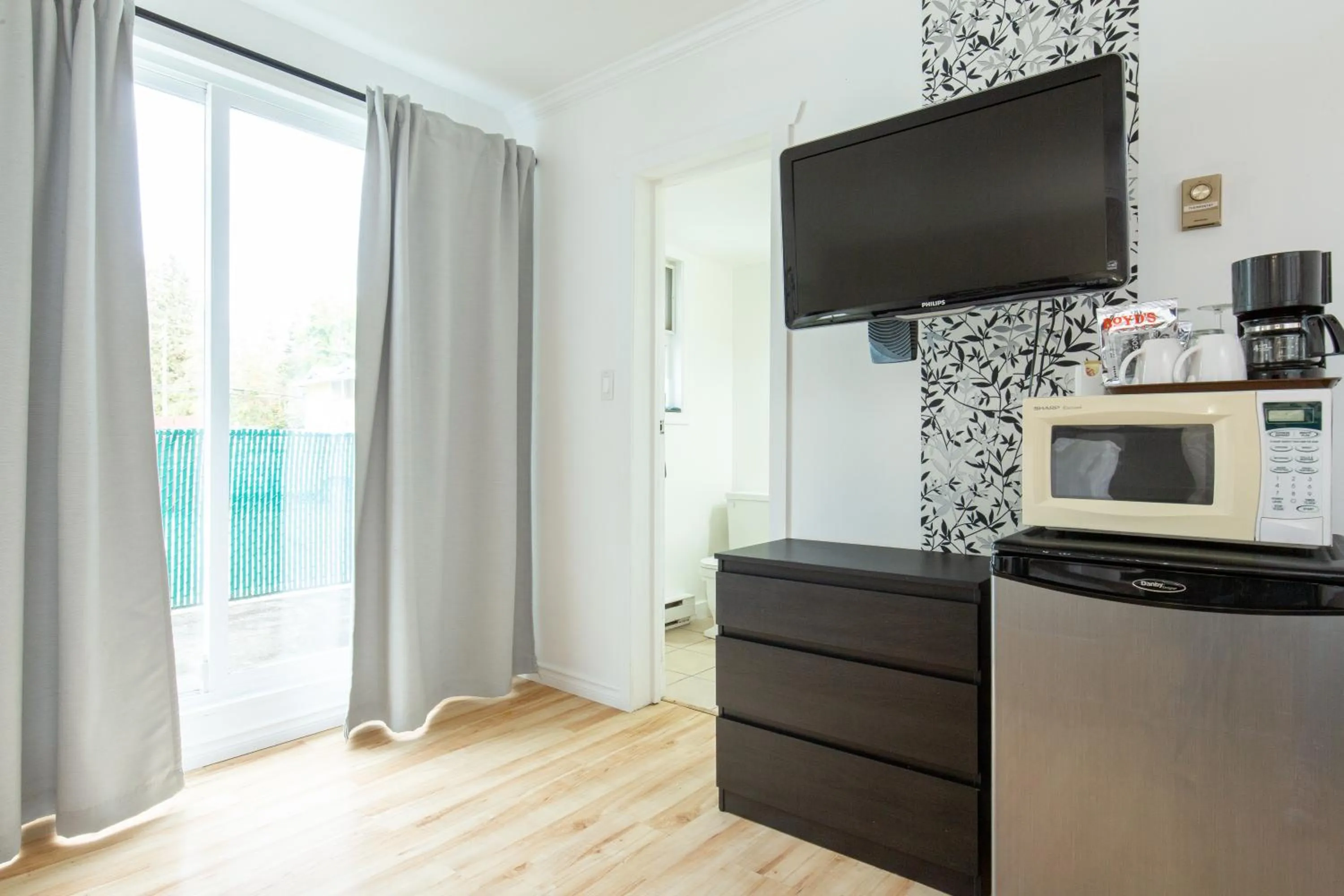 TV and multimedia in Riverside Resort & RV Park