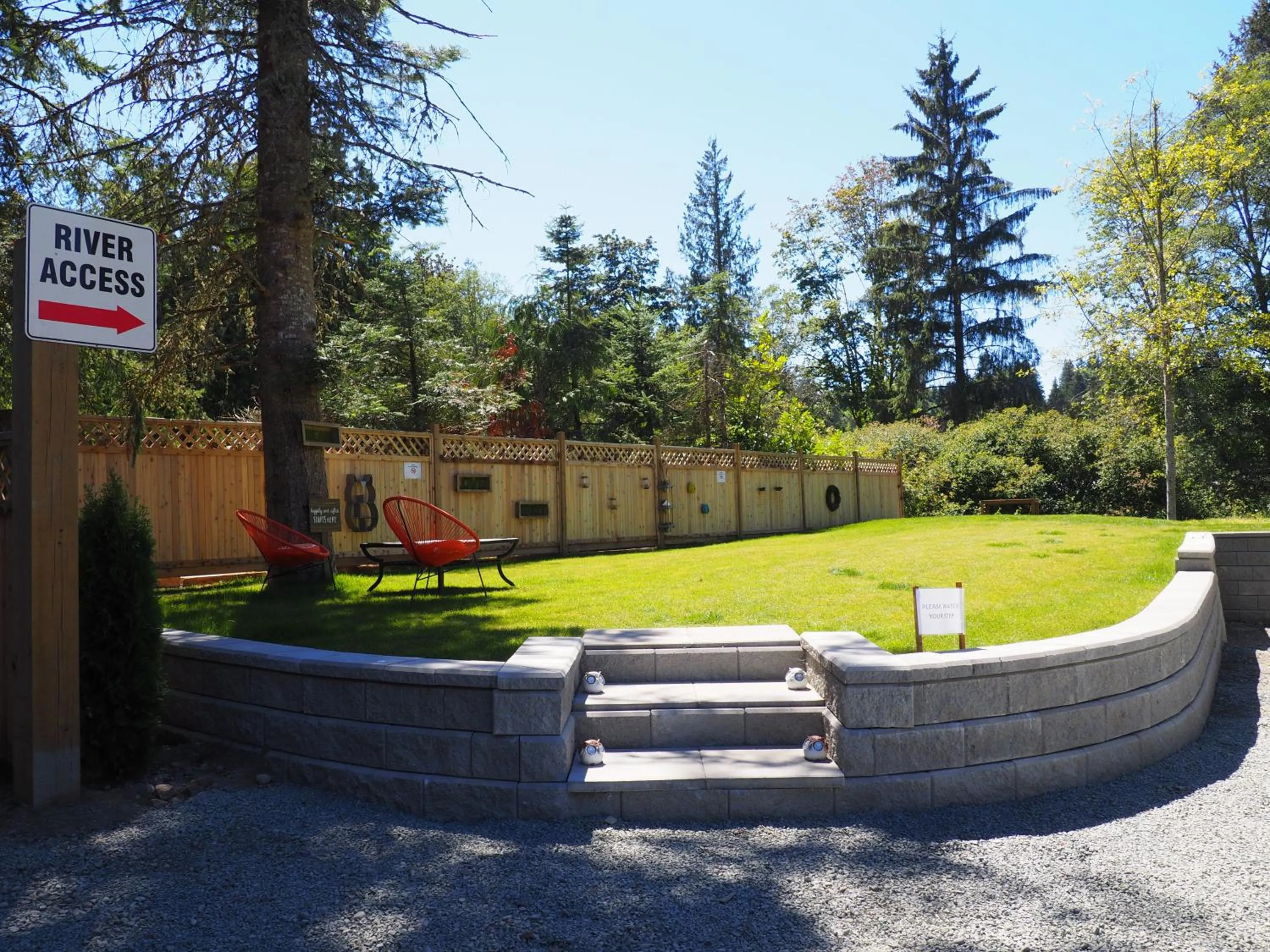 Property building in Riverside Resort & RV Park