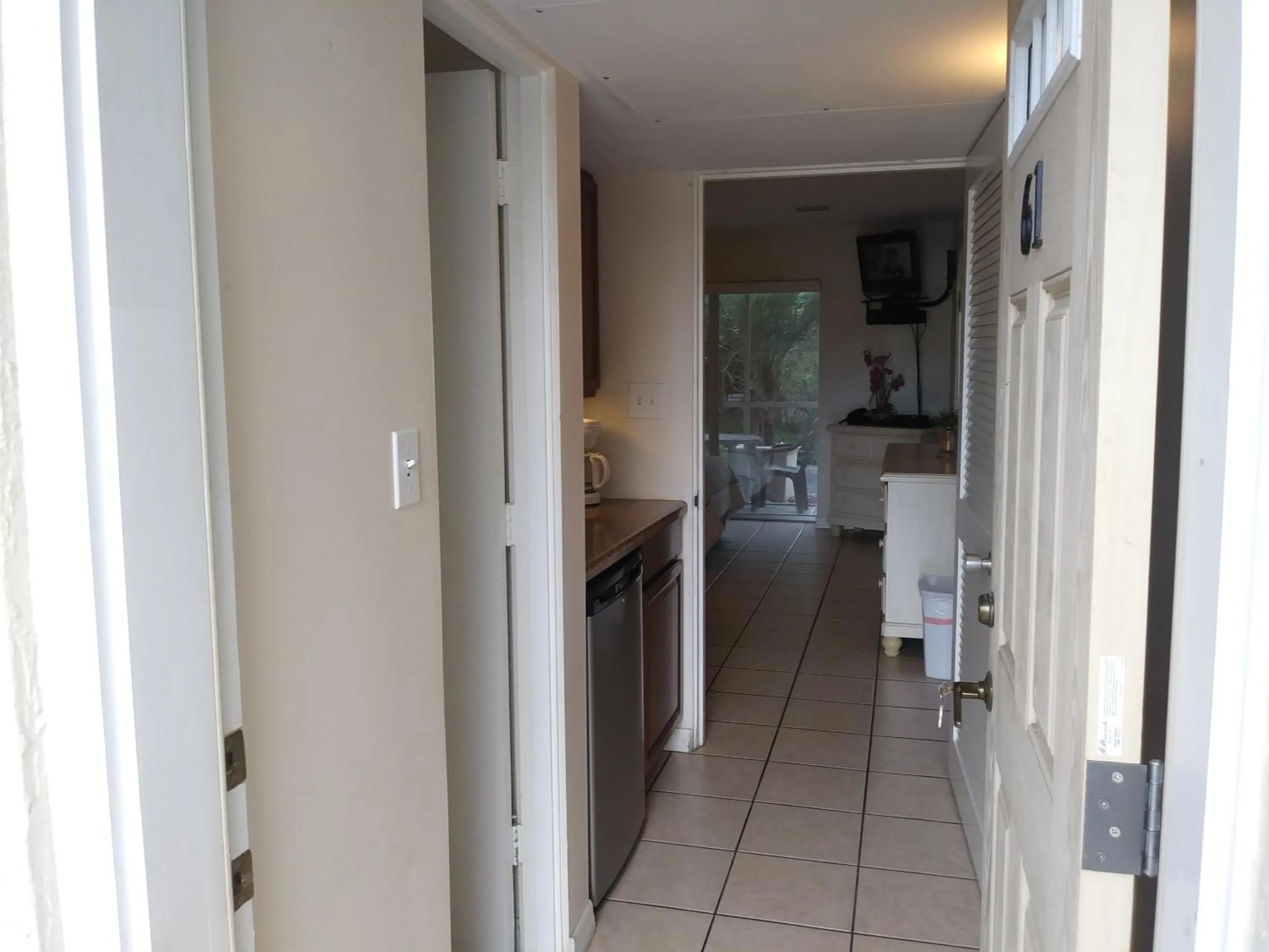 Shower in Turtle Crawl Inn - Longboat Key