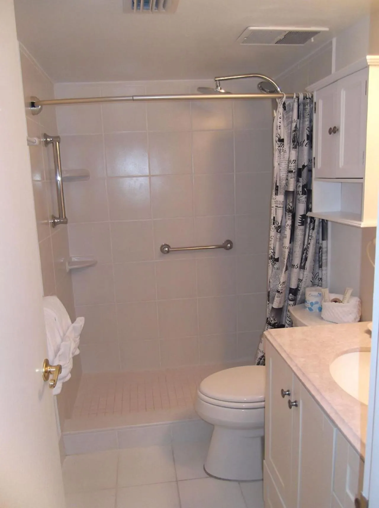 Bathroom in Turtle Crawl Inn - Longboat Key