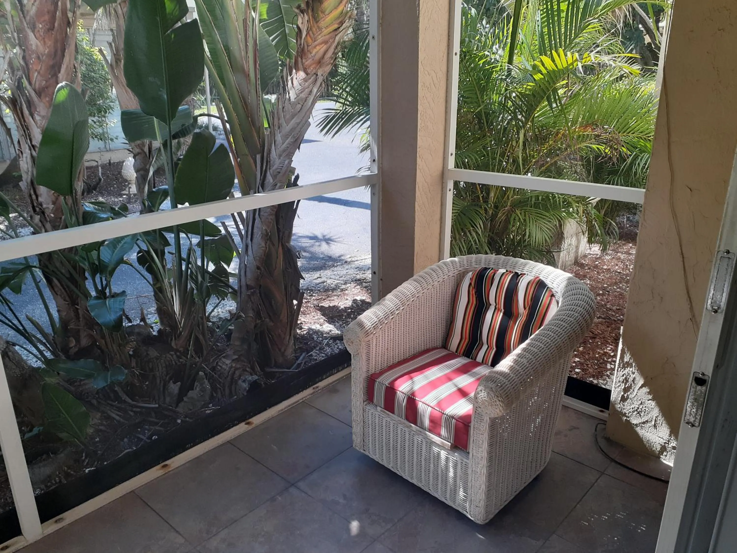 Patio in Turtle Crawl Inn - Longboat Key