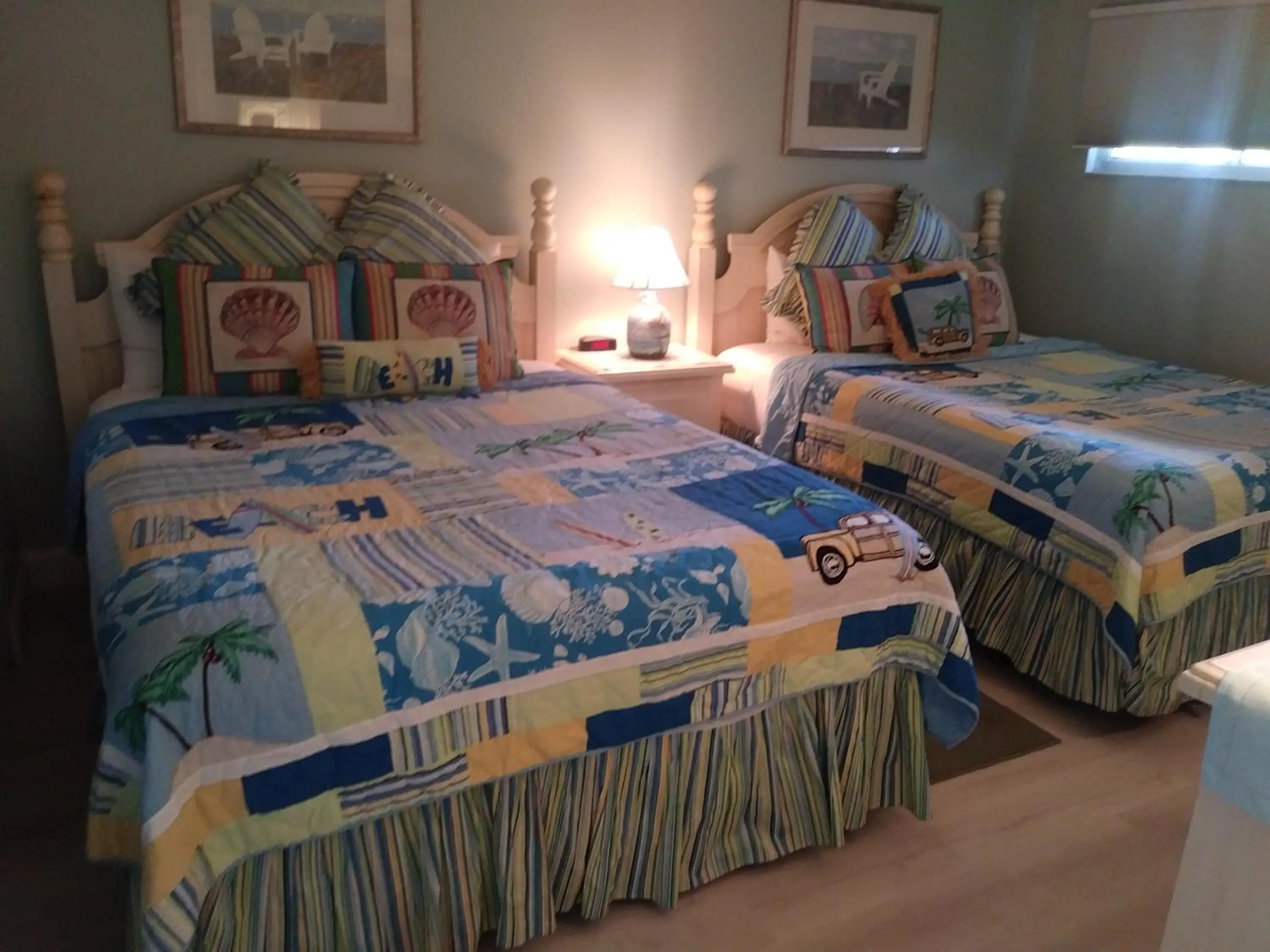 Bed in Turtle Crawl Inn - Longboat Key