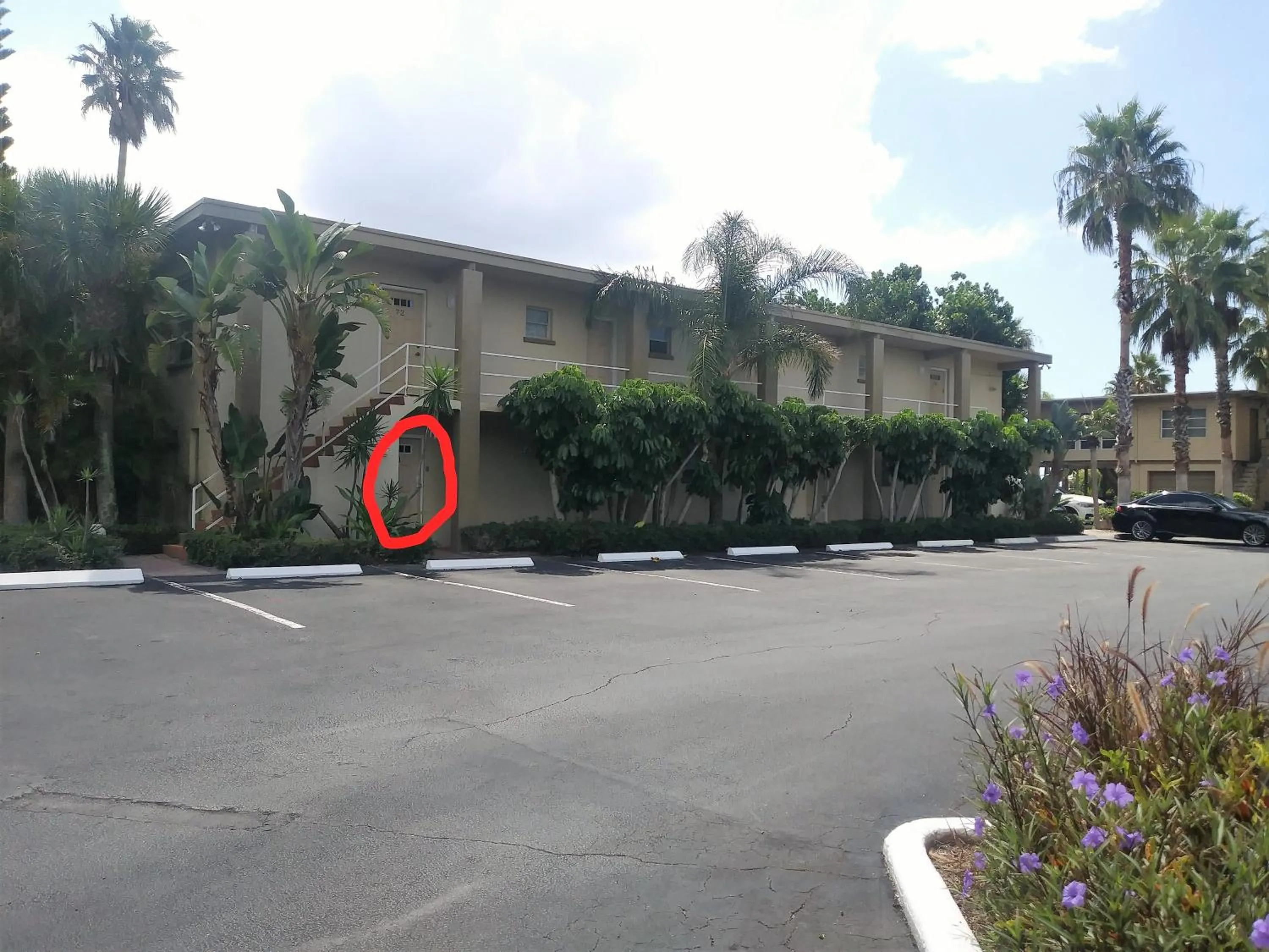 Facade/entrance in Turtle Crawl Inn - Longboat Key