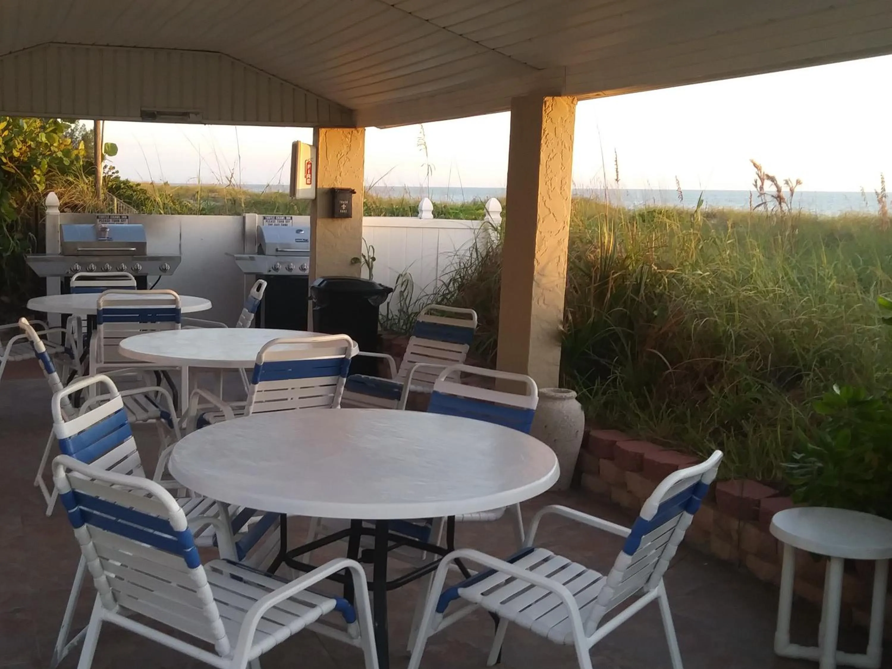 Property building in Turtle Crawl Inn - Longboat Key