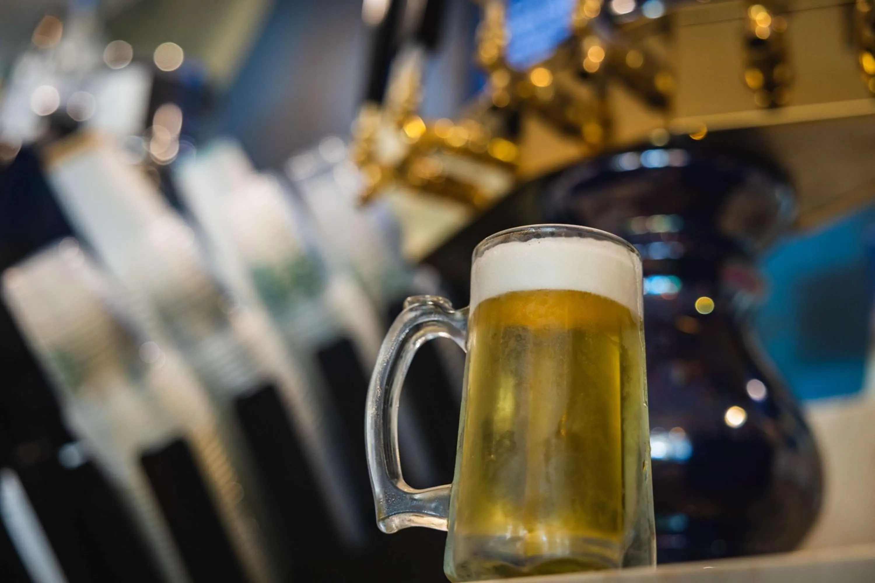 Lounge or bar in Redondo Beach Hotel, Tapestry Collection by Hilton