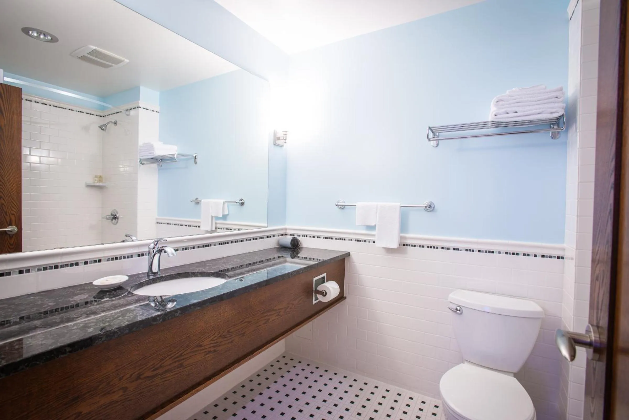 Toilet in Hume Hotel & Spa