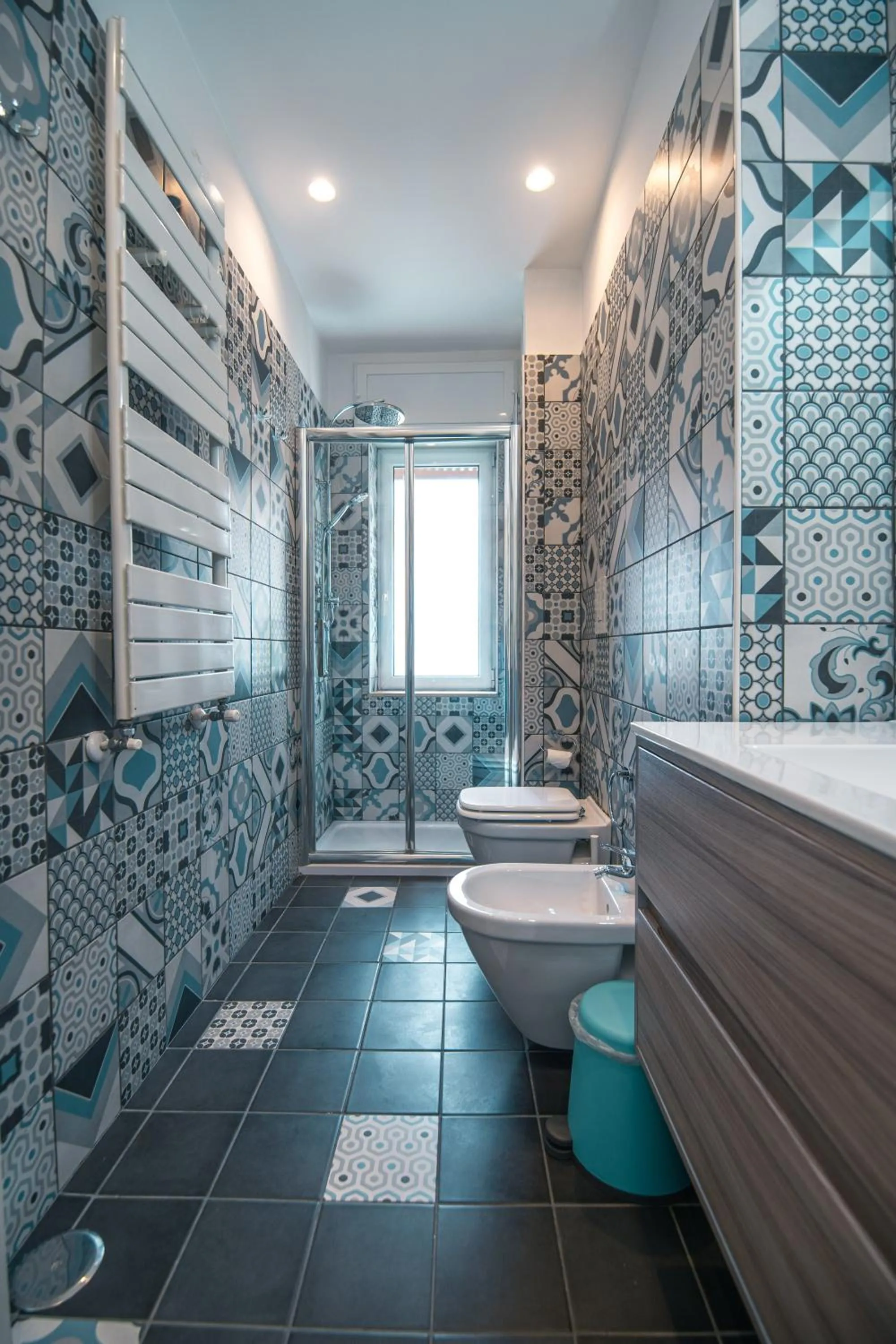 Bathroom in HUB FERROVIARIO - 12 Posti Letto per il Tuo Gruppo a Napoli con Wifi e Netflix