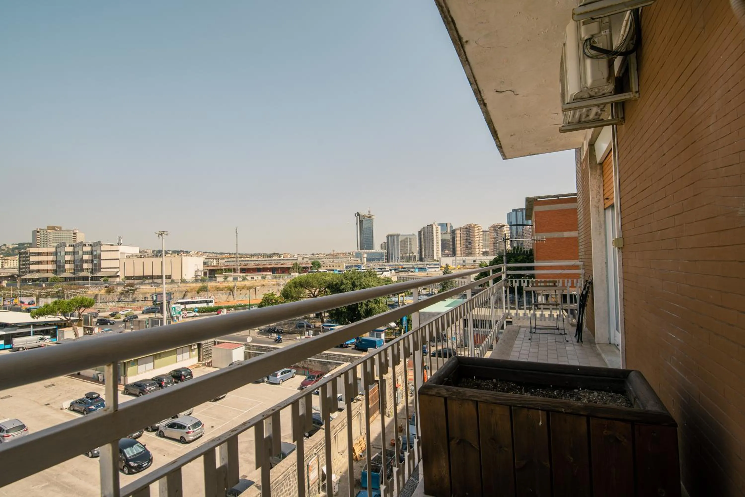 View (from property/room) in HUB FERROVIARIO - 12 Posti Letto per il Tuo Gruppo a Napoli con Wifi e Netflix