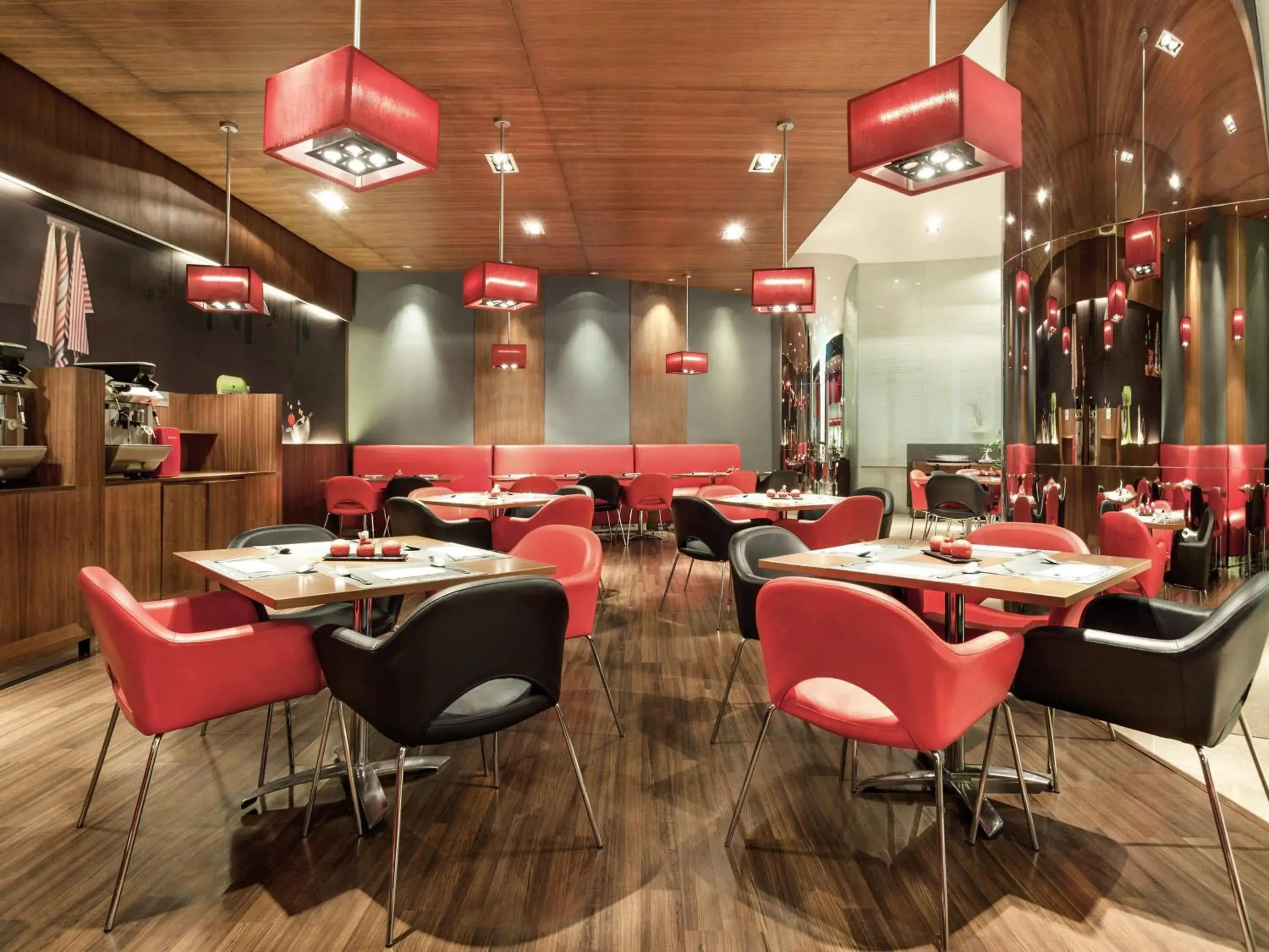 Restaurant/places to eat in Ibis Bandung Trans Studio Restaurant/places to eat in Ibis Bandung Trans Studio