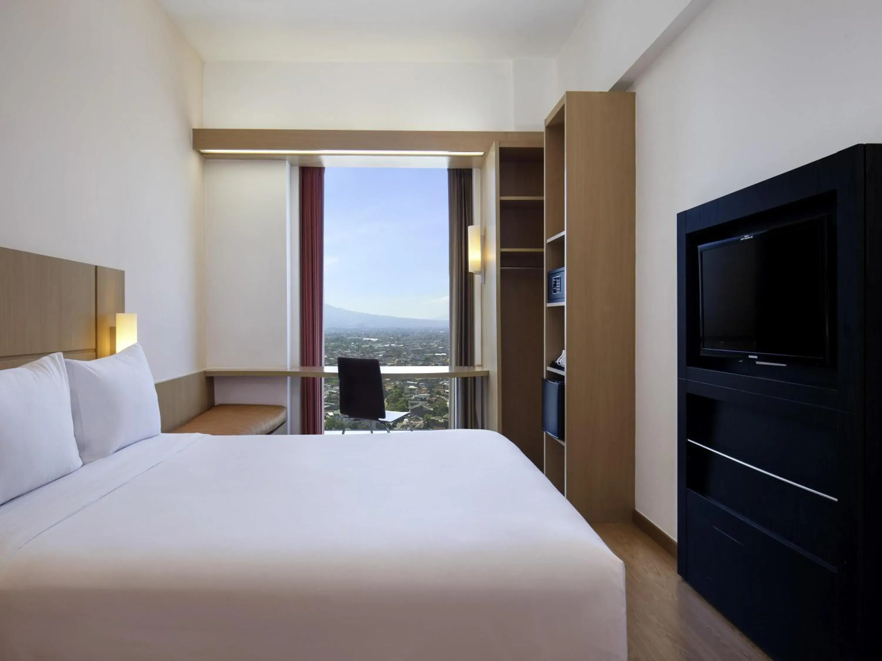 Bedroom, Bed in Ibis Bandung Trans Studio Bedroom, Bed in Ibis Bandung Trans Studio