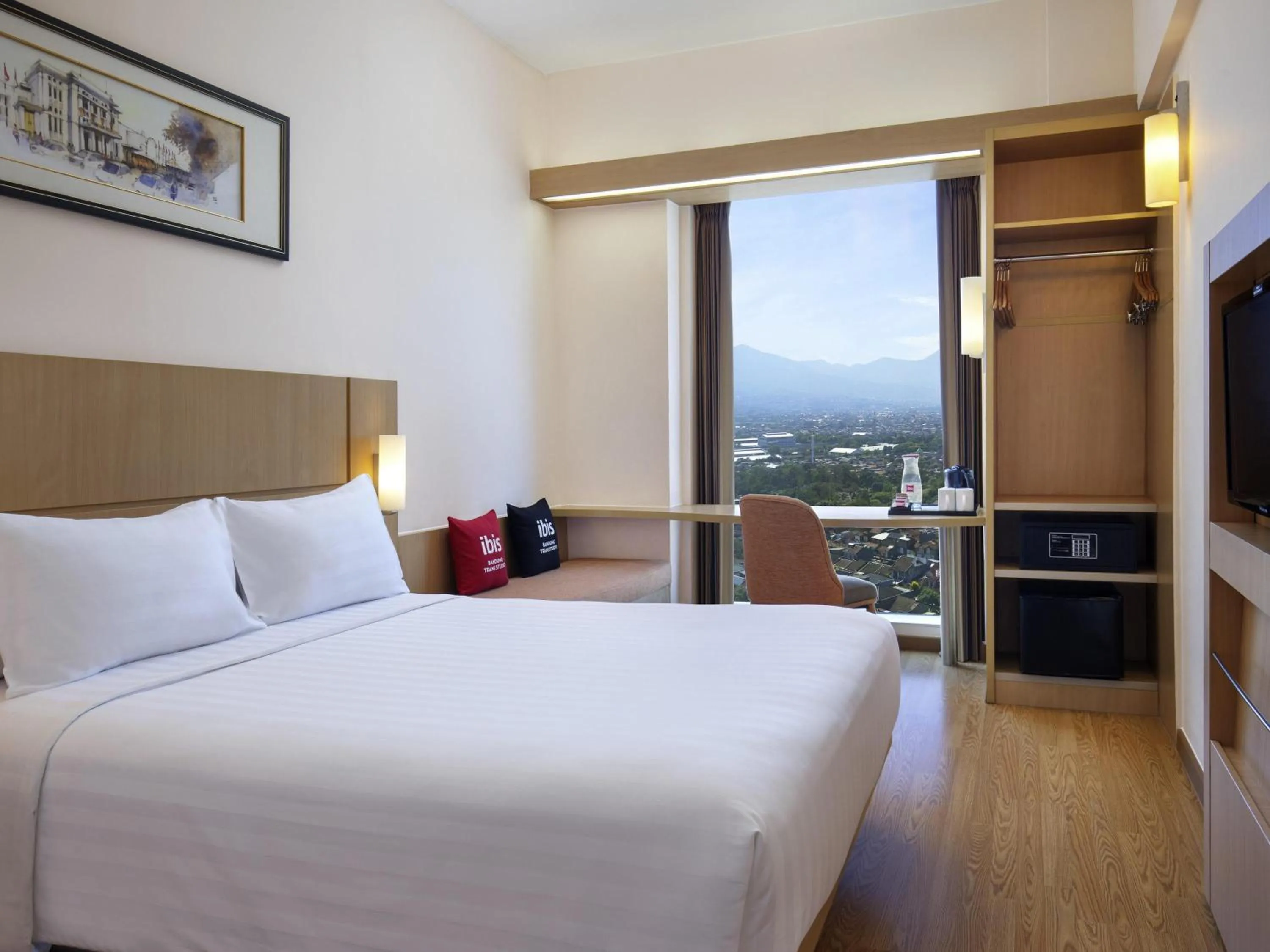 Bedroom, Bed in Ibis Bandung Trans Studio