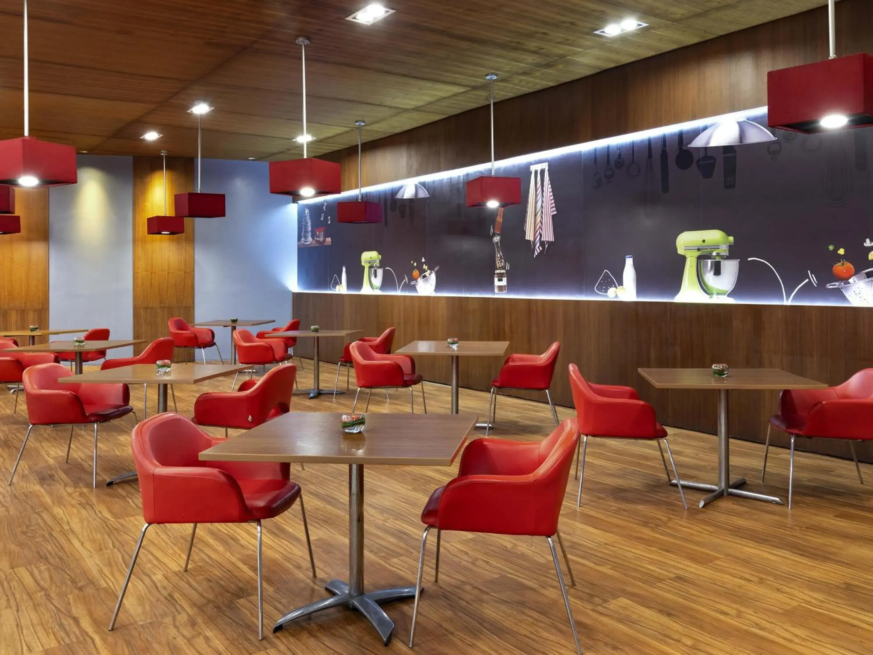 Restaurant/places to eat in Ibis Bandung Trans Studio Restaurant/places to eat in Ibis Bandung Trans Studio