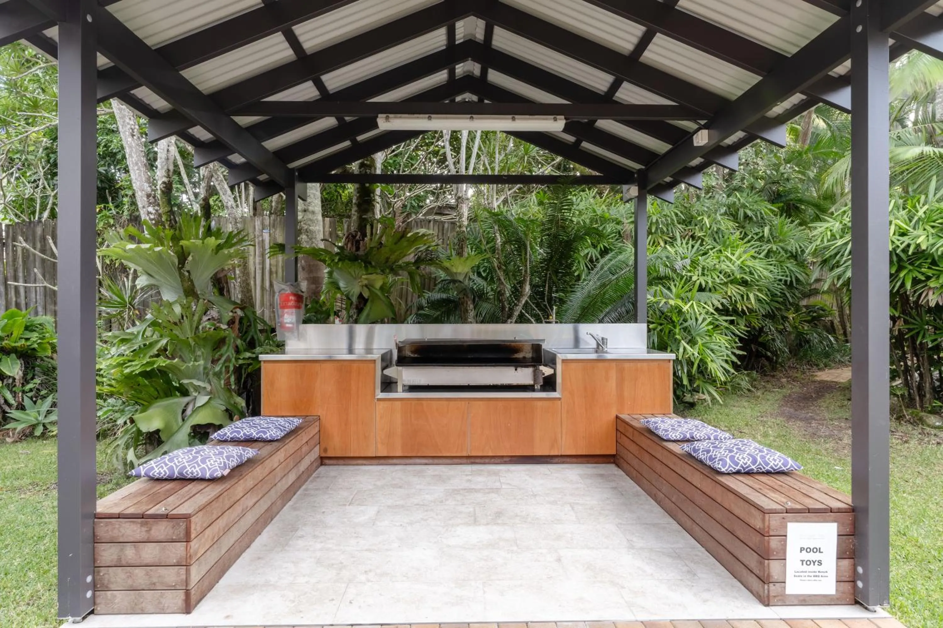 BBQ facilities in Outrigger Bay