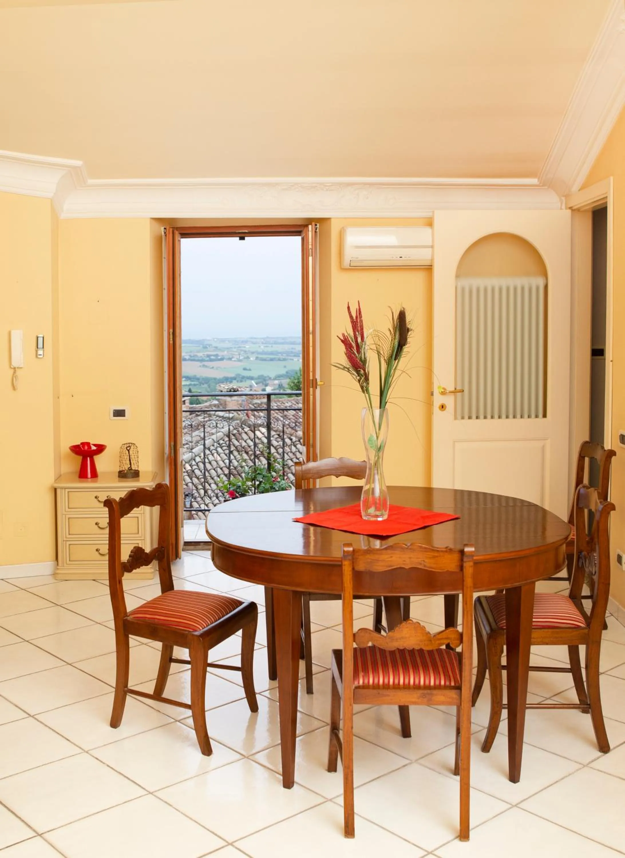 Dining area in Porta Marina