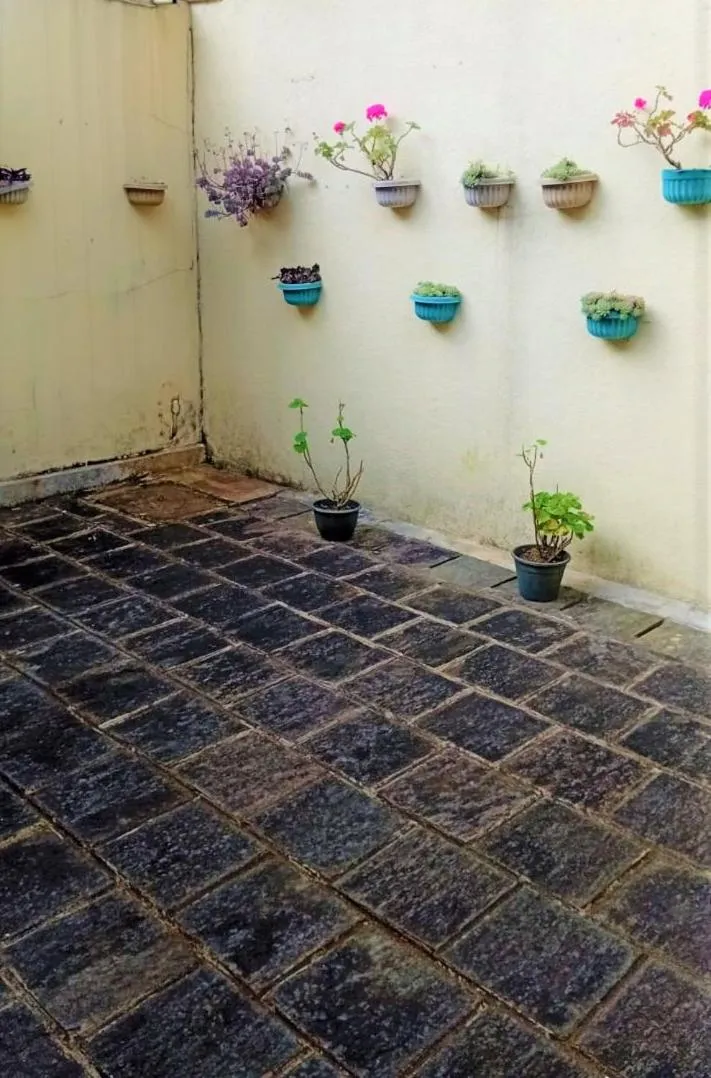 Inner courtyard view in Tea Bush Hotel
