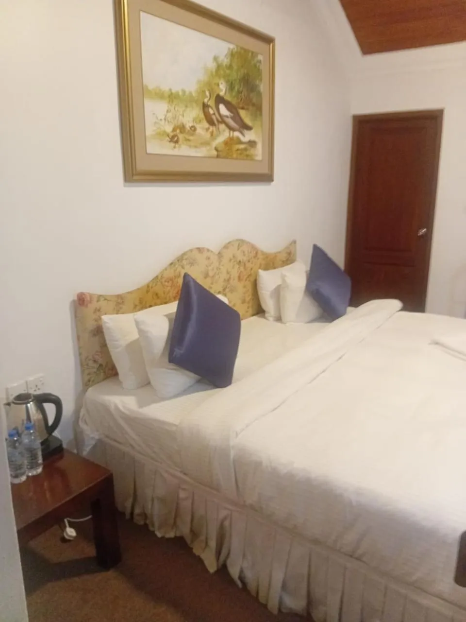 Bed in Tea Bush Hotel