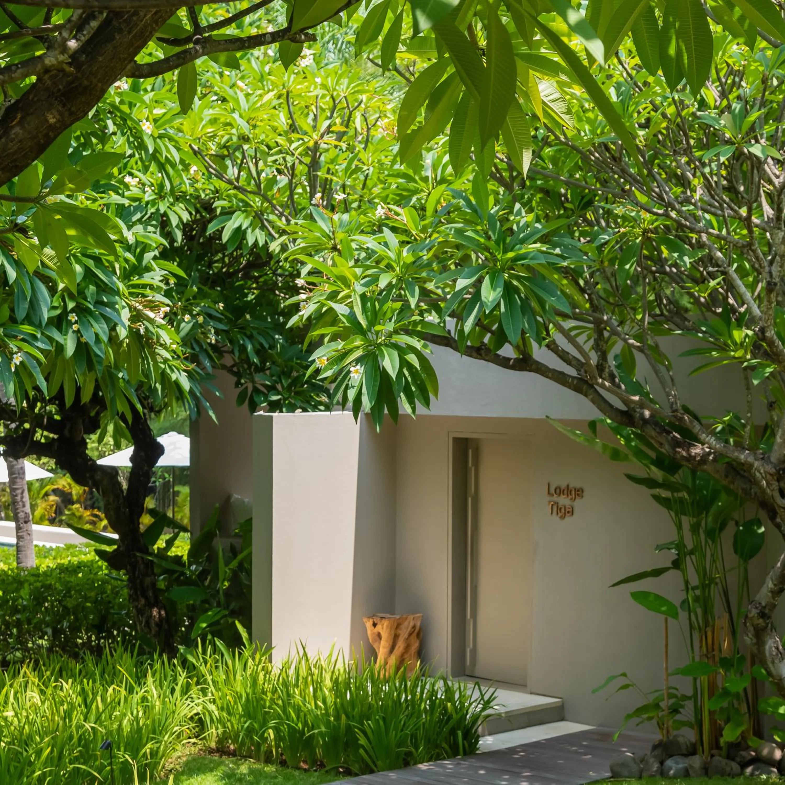 Facade/entrance in 5-Star Boutique Hotel The Lombok Lodge