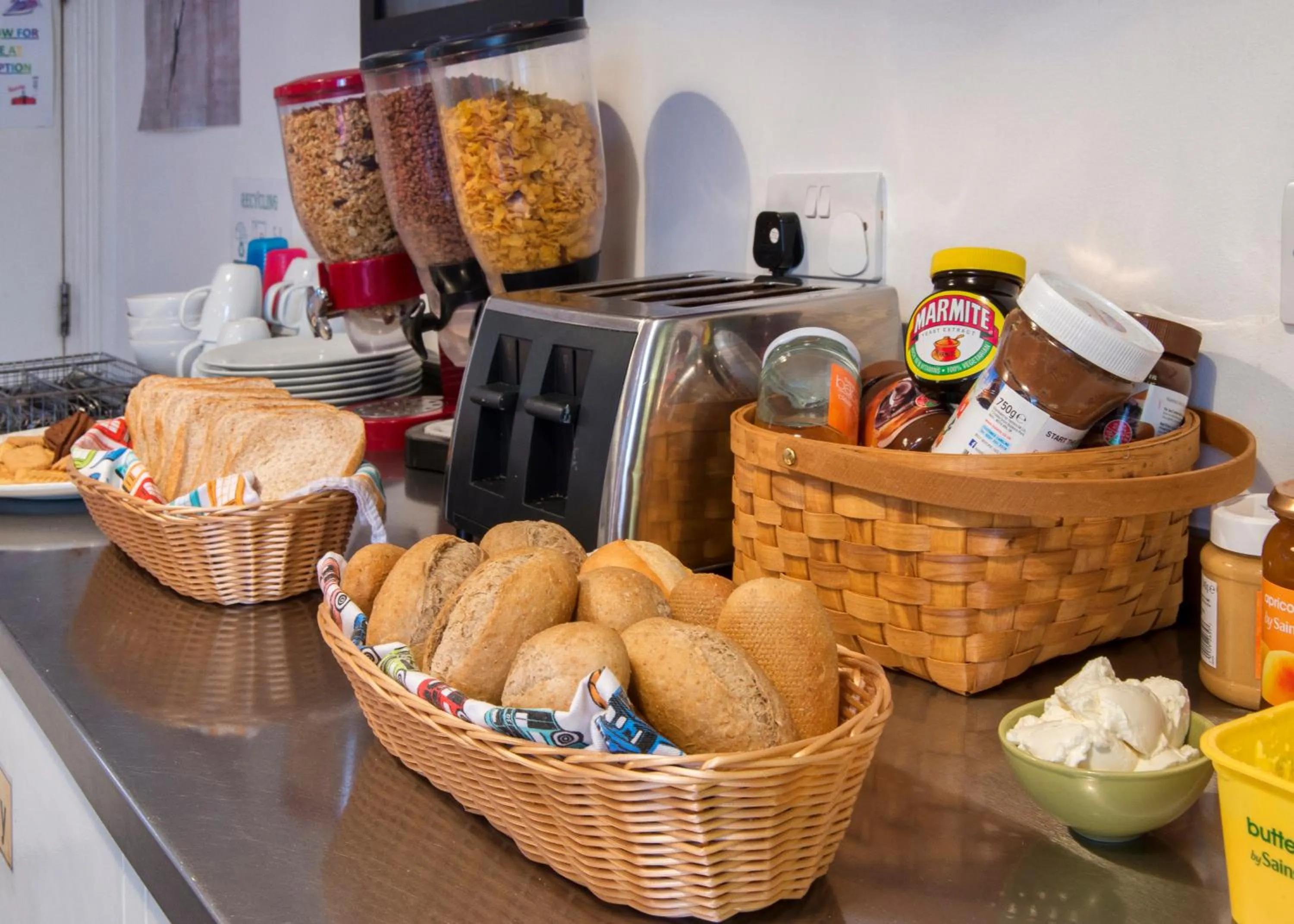 Food and drinks in Astor York Hostel