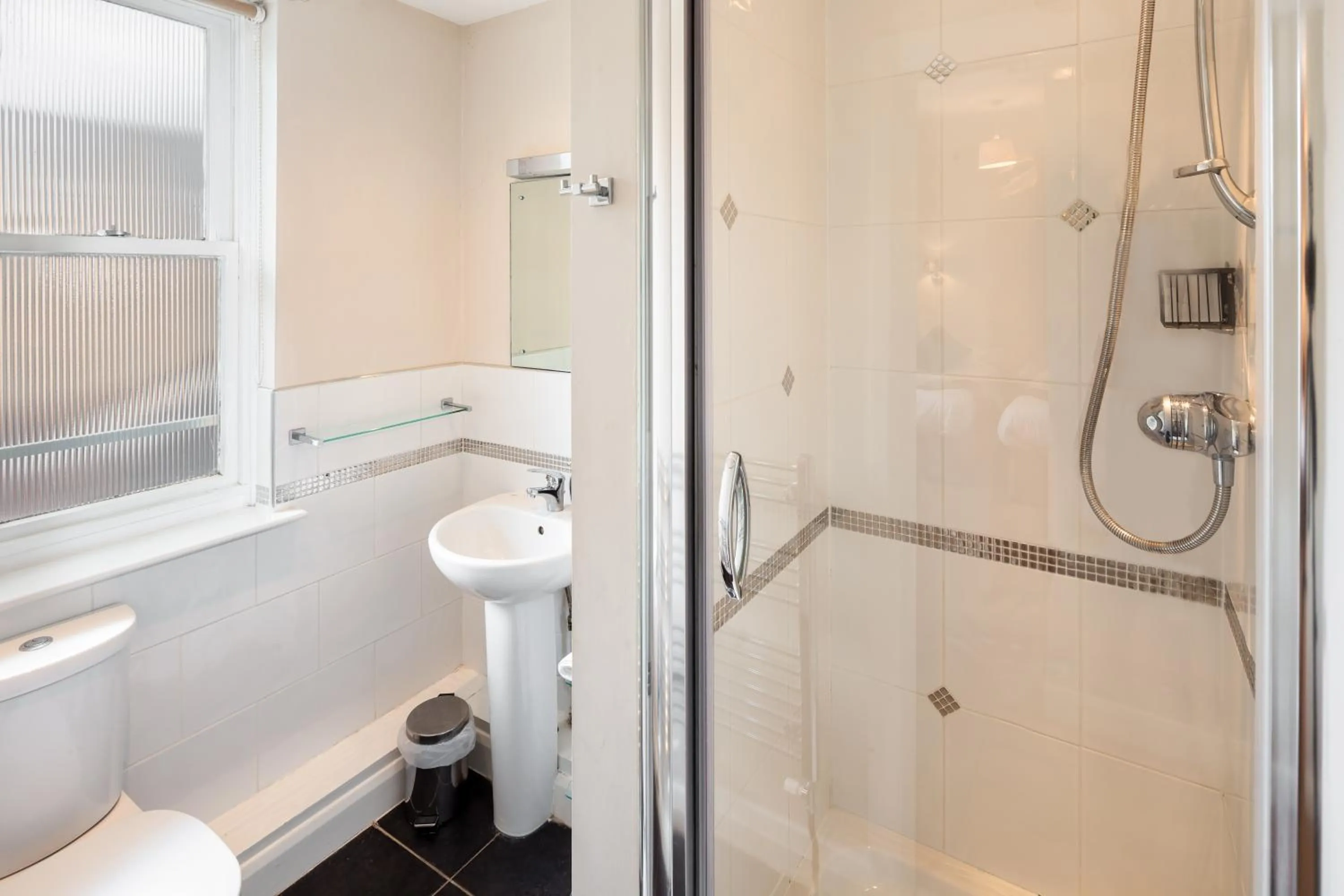 Shower in Astor York Hostel