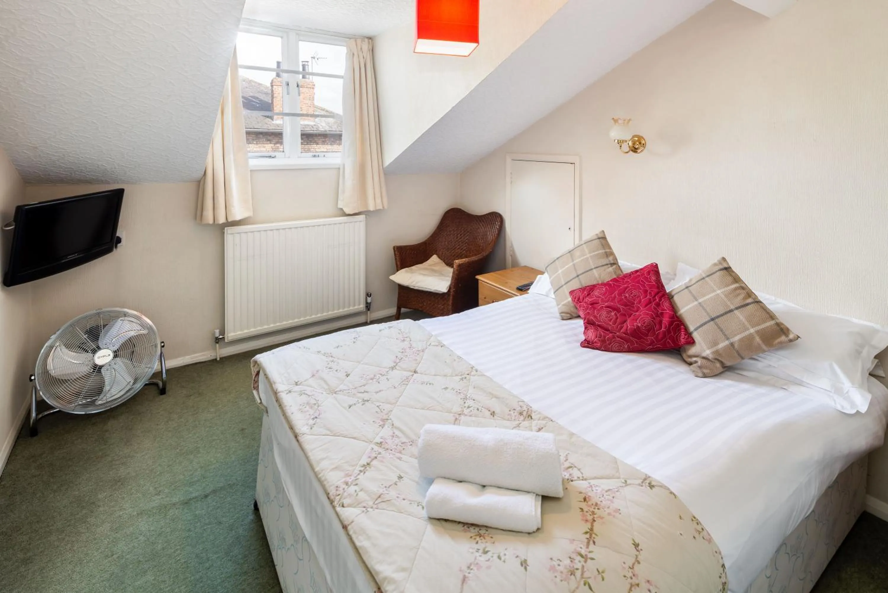 Bed in Astor York Hostel