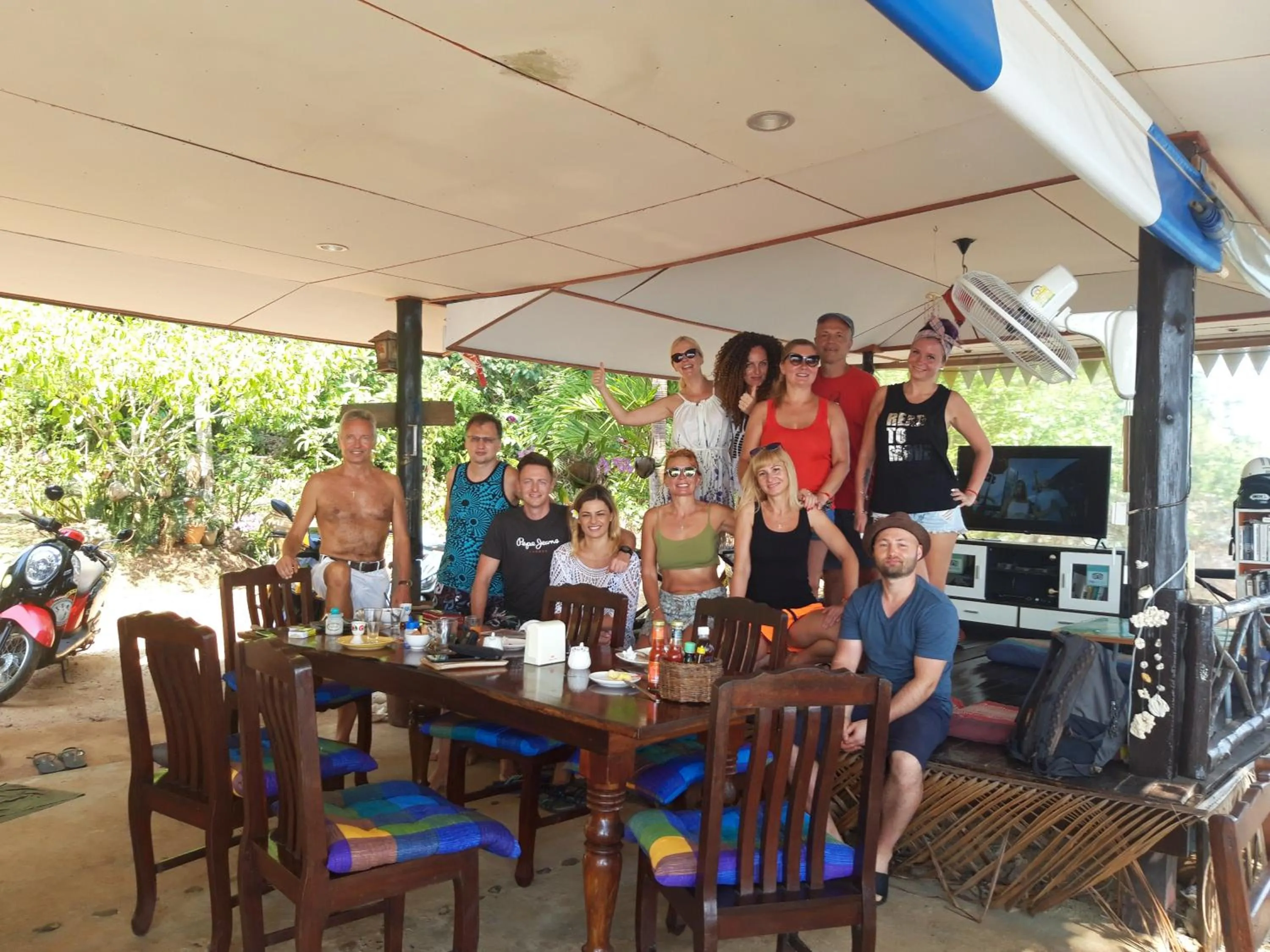 Restaurant/places to eat in AoPong Resort