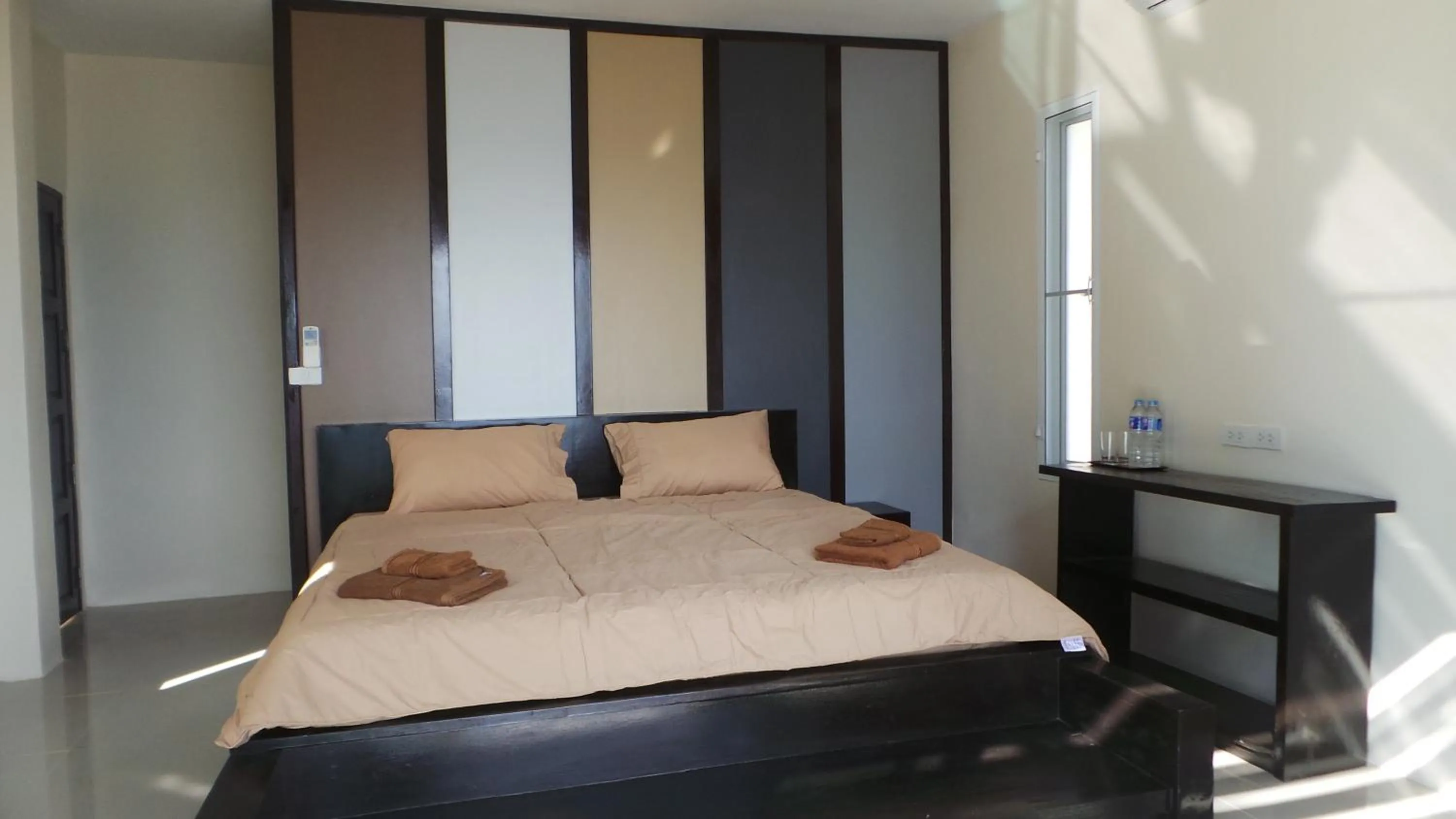 Photo of the whole room, Bed in AoPong Resort