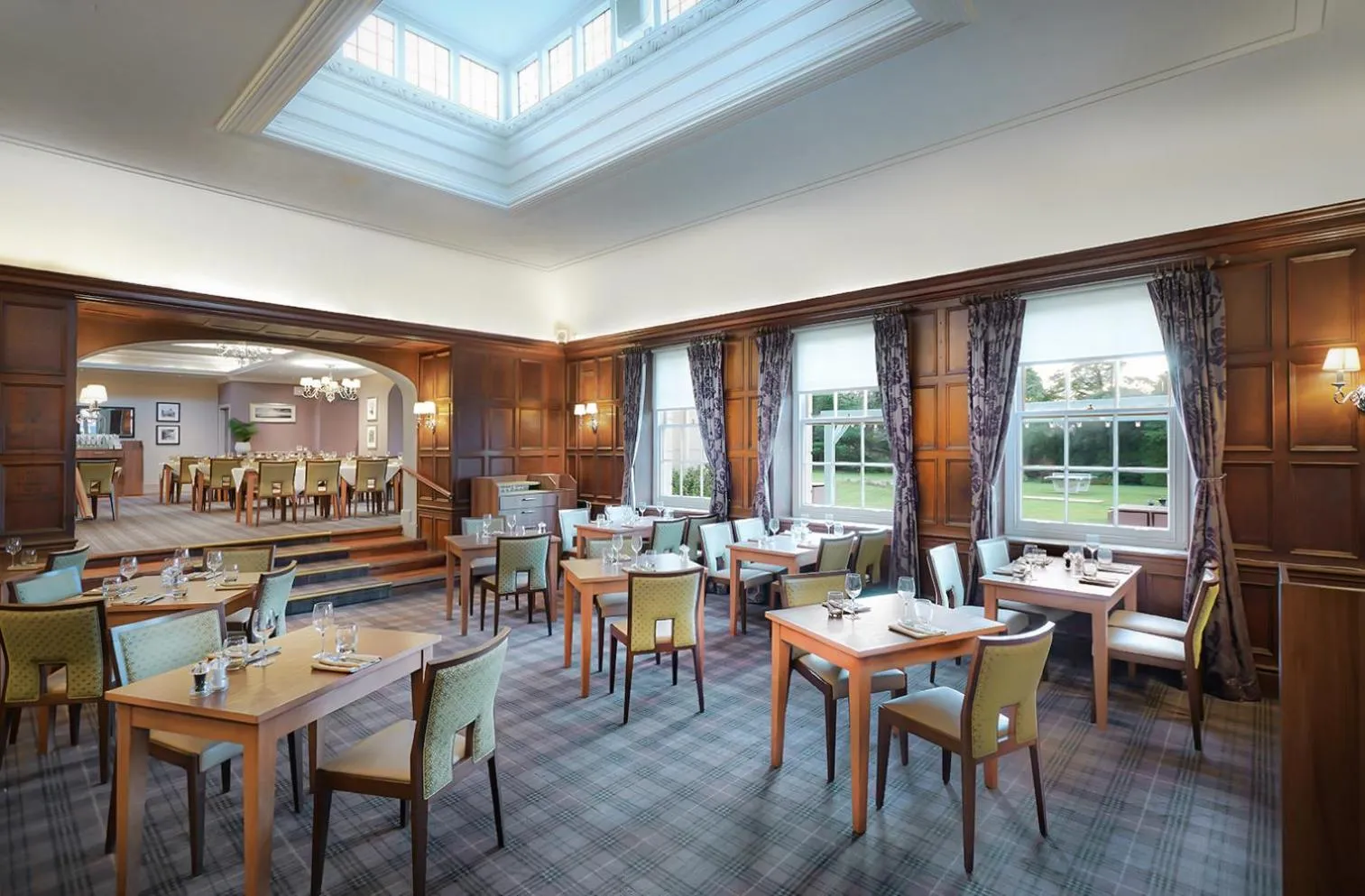 Restaurant/places to eat in Avisford Park Hotel