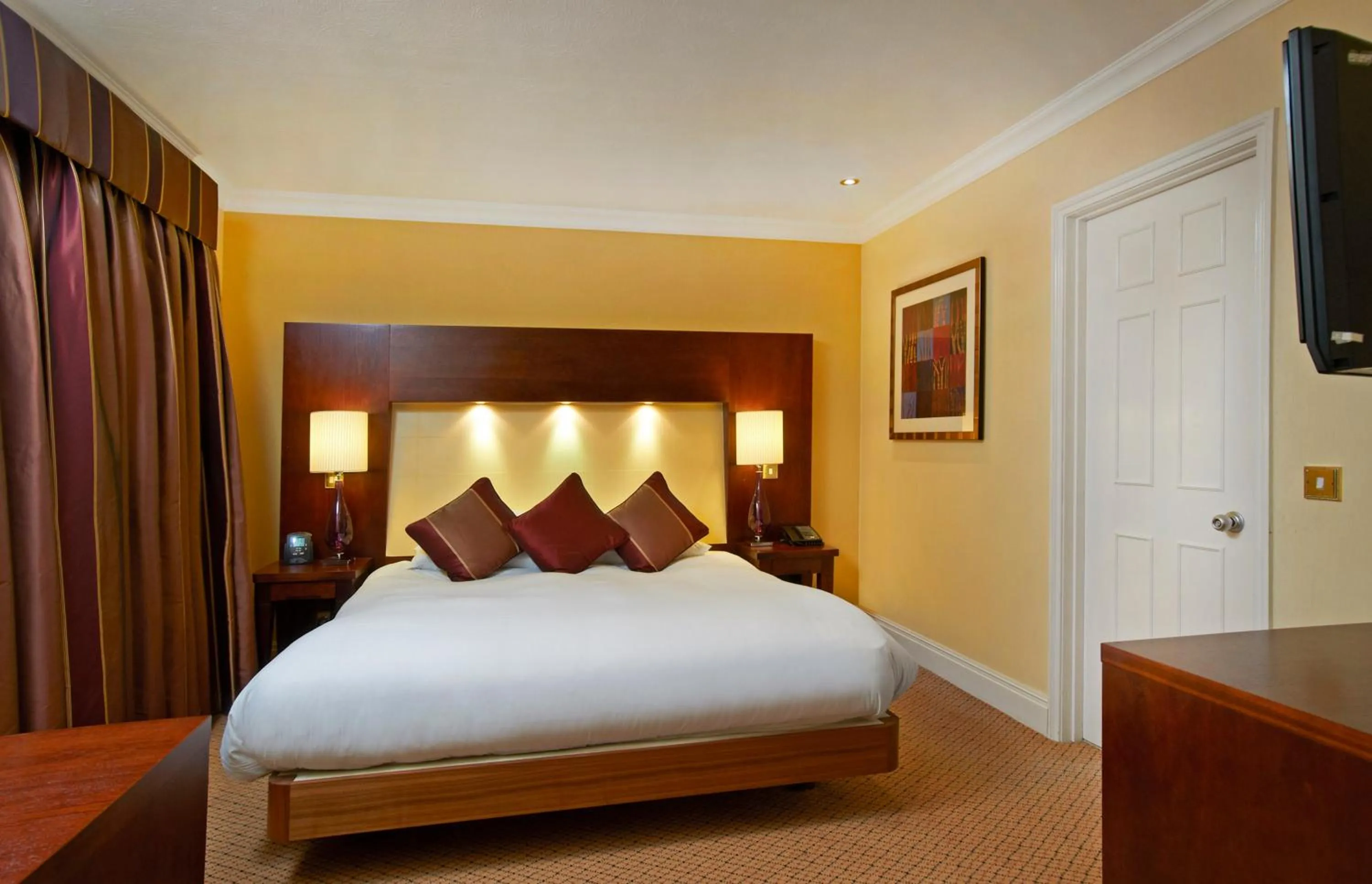 Bedroom, Bed in Avisford Park Hotel