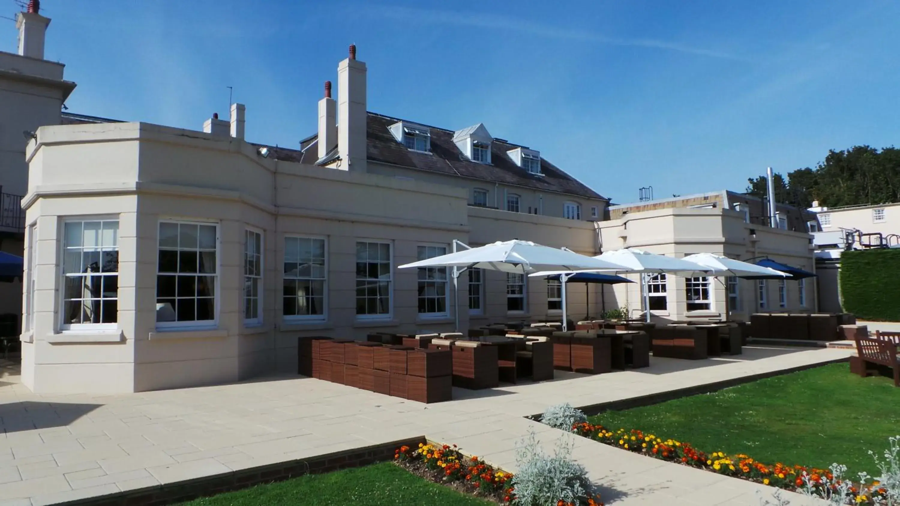 Property building in Avisford Park Hotel Property building in Avisford Park Hotel