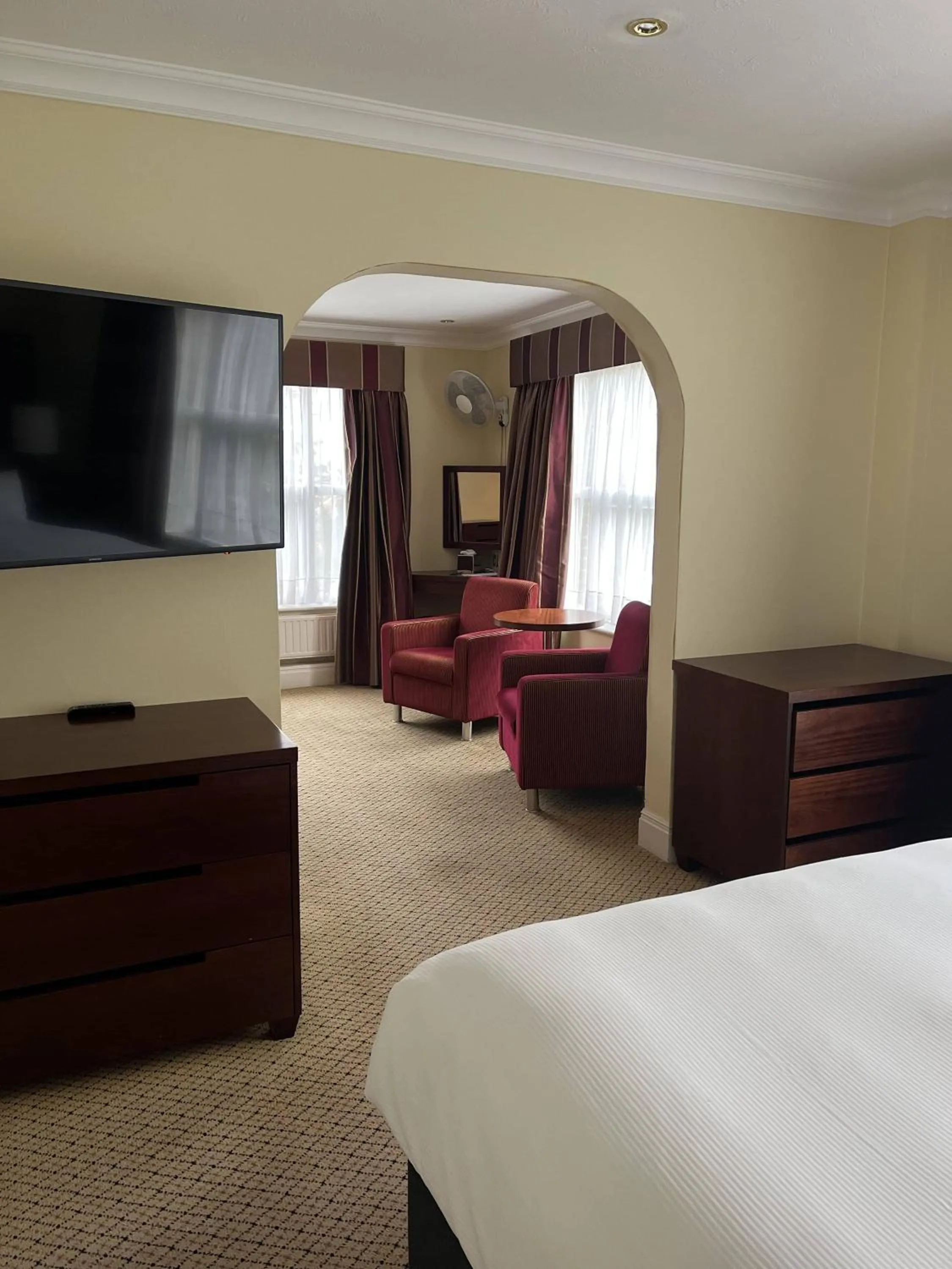 Bed in Avisford Park Hotel