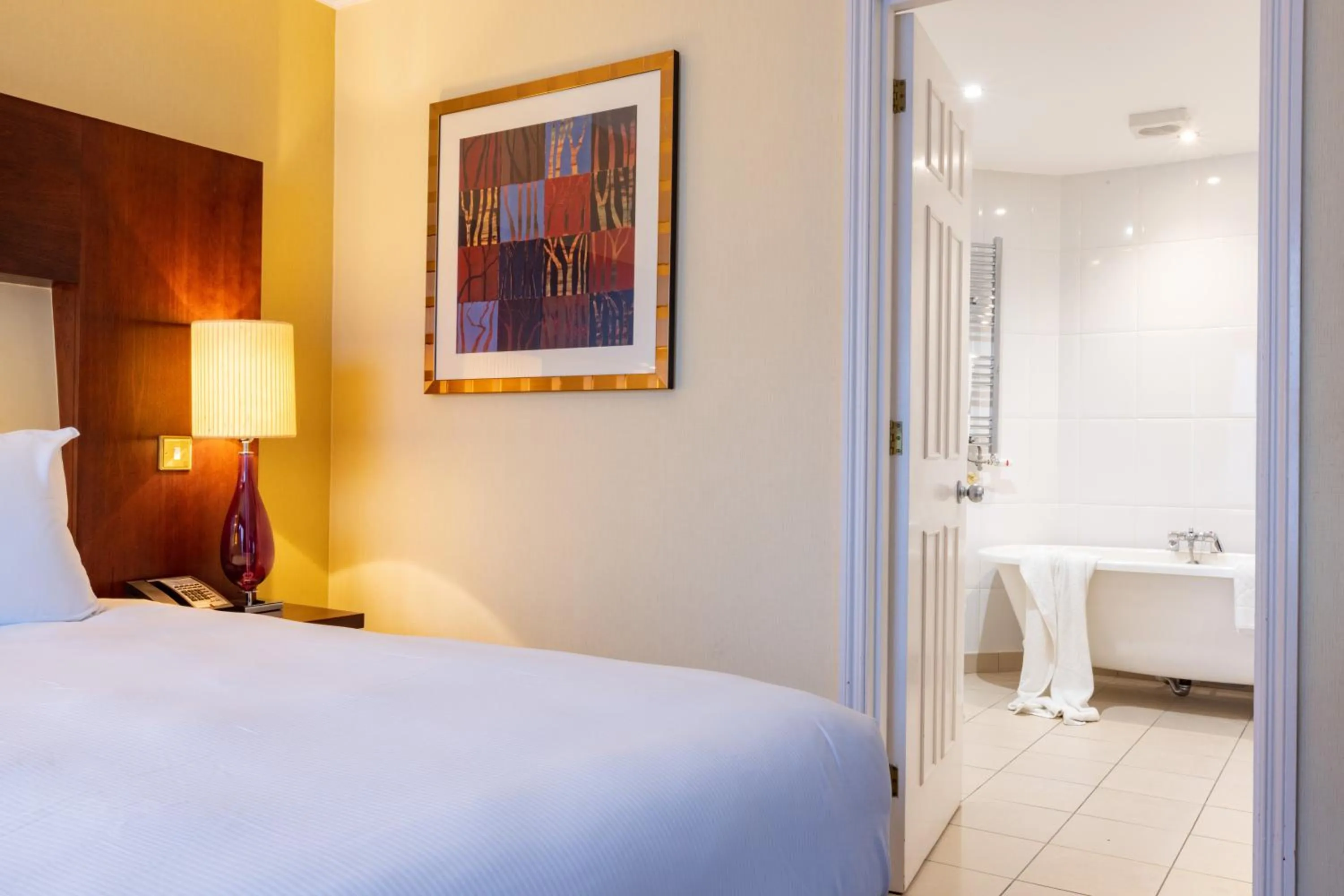 Bed in Avisford Park Hotel