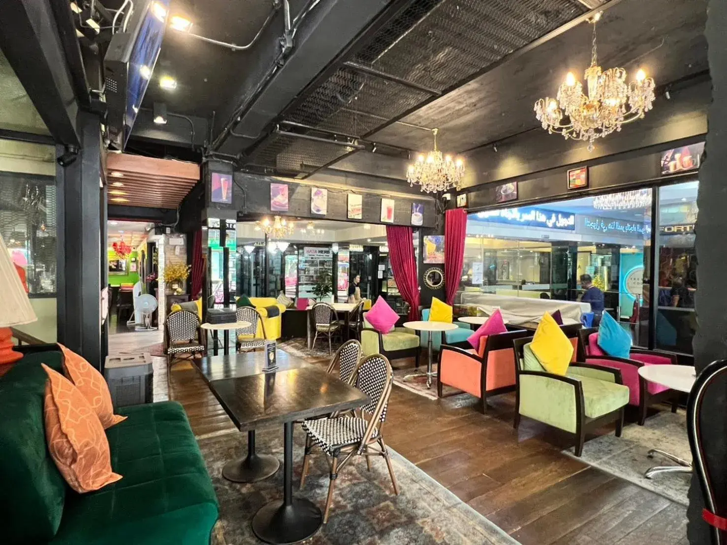 Restaurant/places to eat in Fortuna Hotel Restaurant/places to eat in Fortuna Hotel