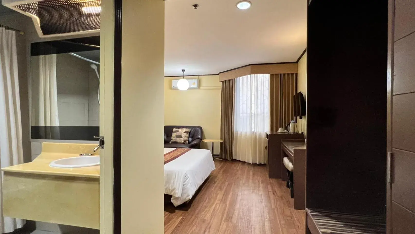 Photo of the whole room, Bed in Fortuna Hotel Photo of the whole room, Bed in Fortuna Hotel