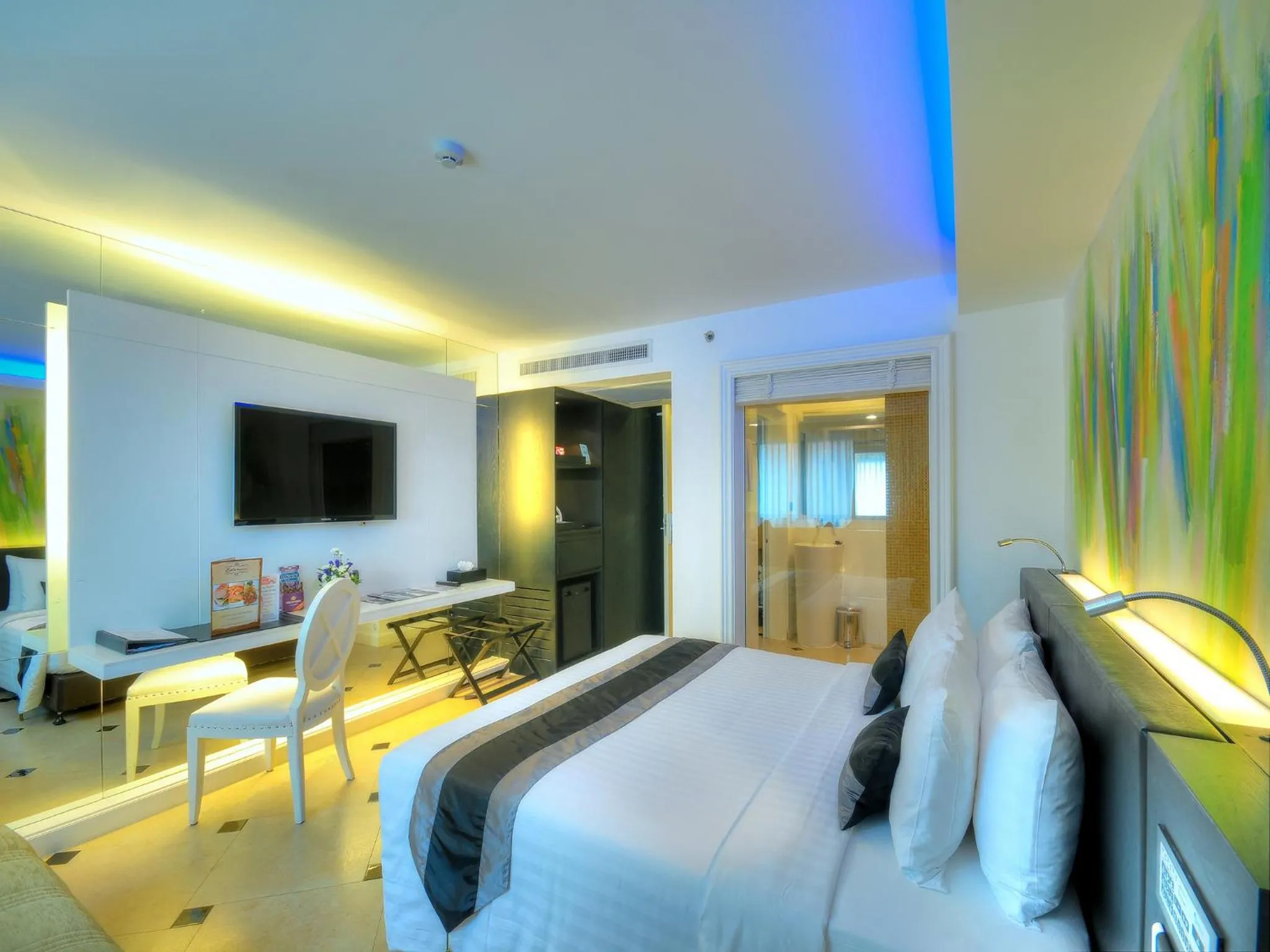 Photo of the whole room, Bed in Aspira Skyy Sukhumvit 1