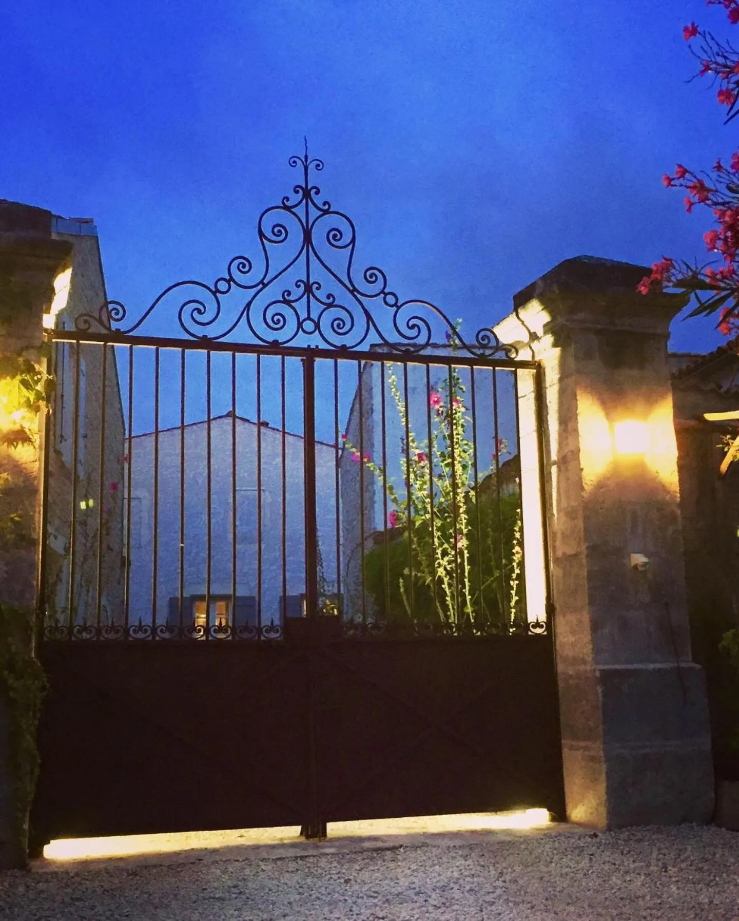 Facade/entrance in Chambres d'hôtes La Borderie du Gô près de La Rochelle - Nieul