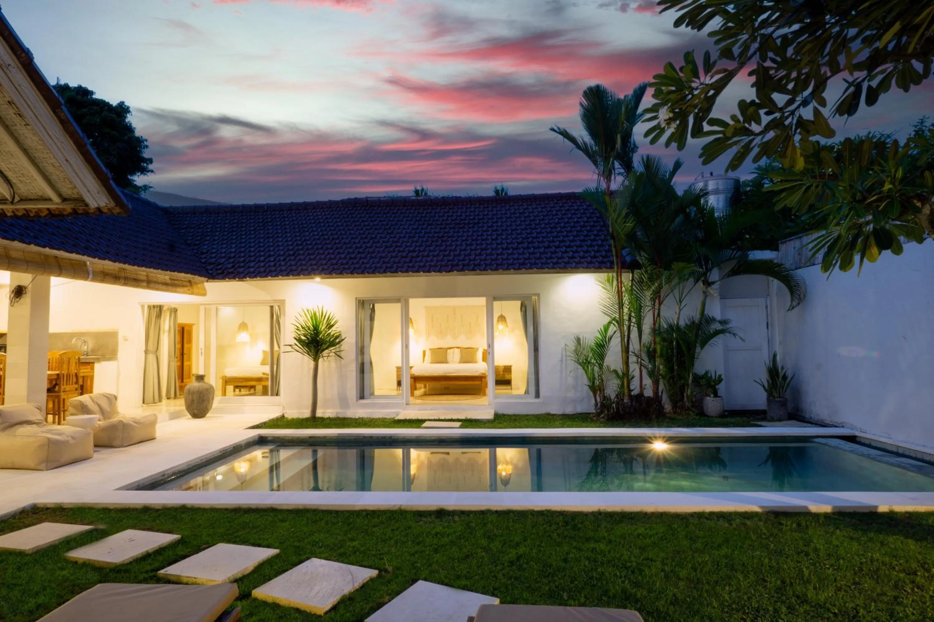 Property building in Villa Pagu