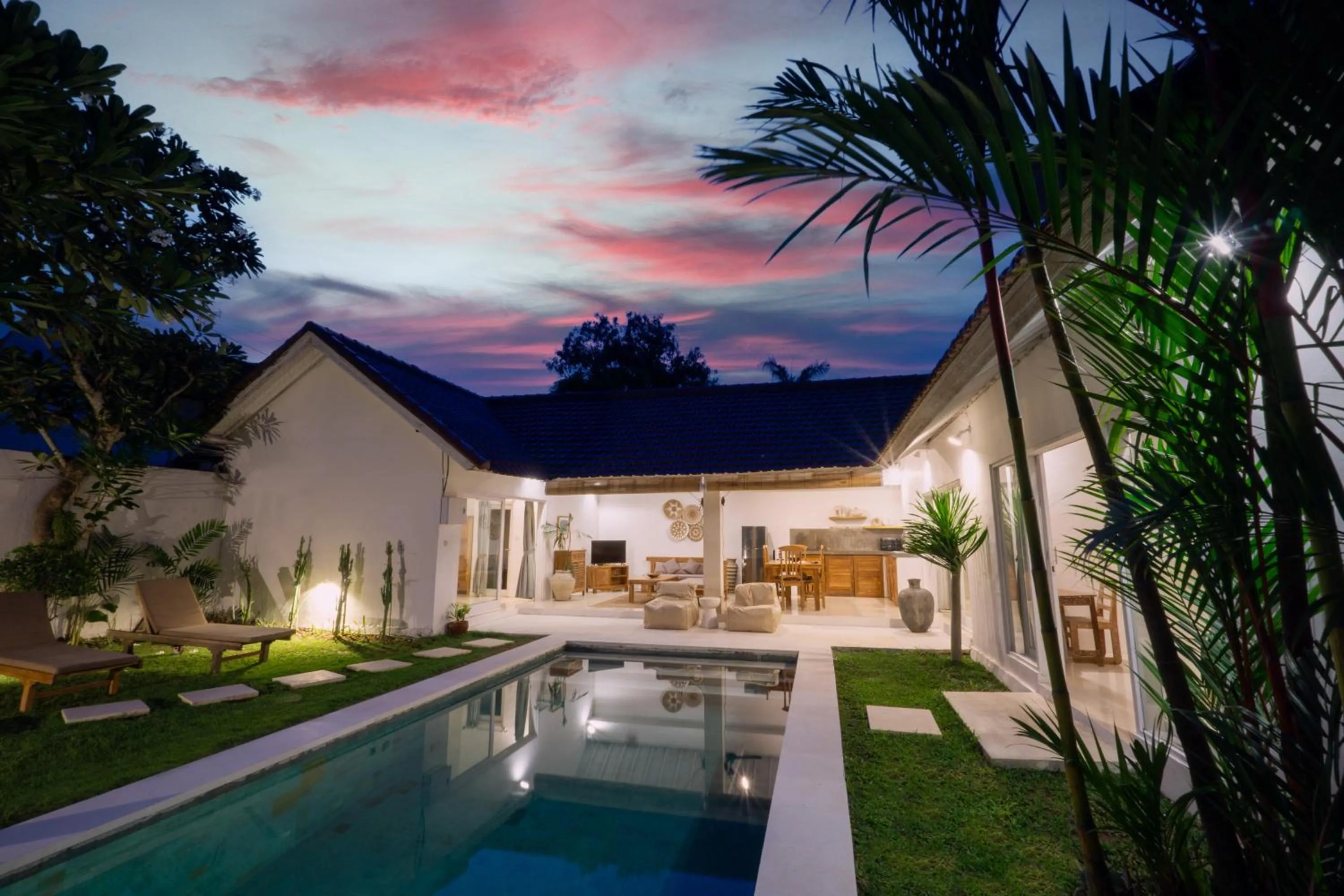 Property building in Villa Pagu