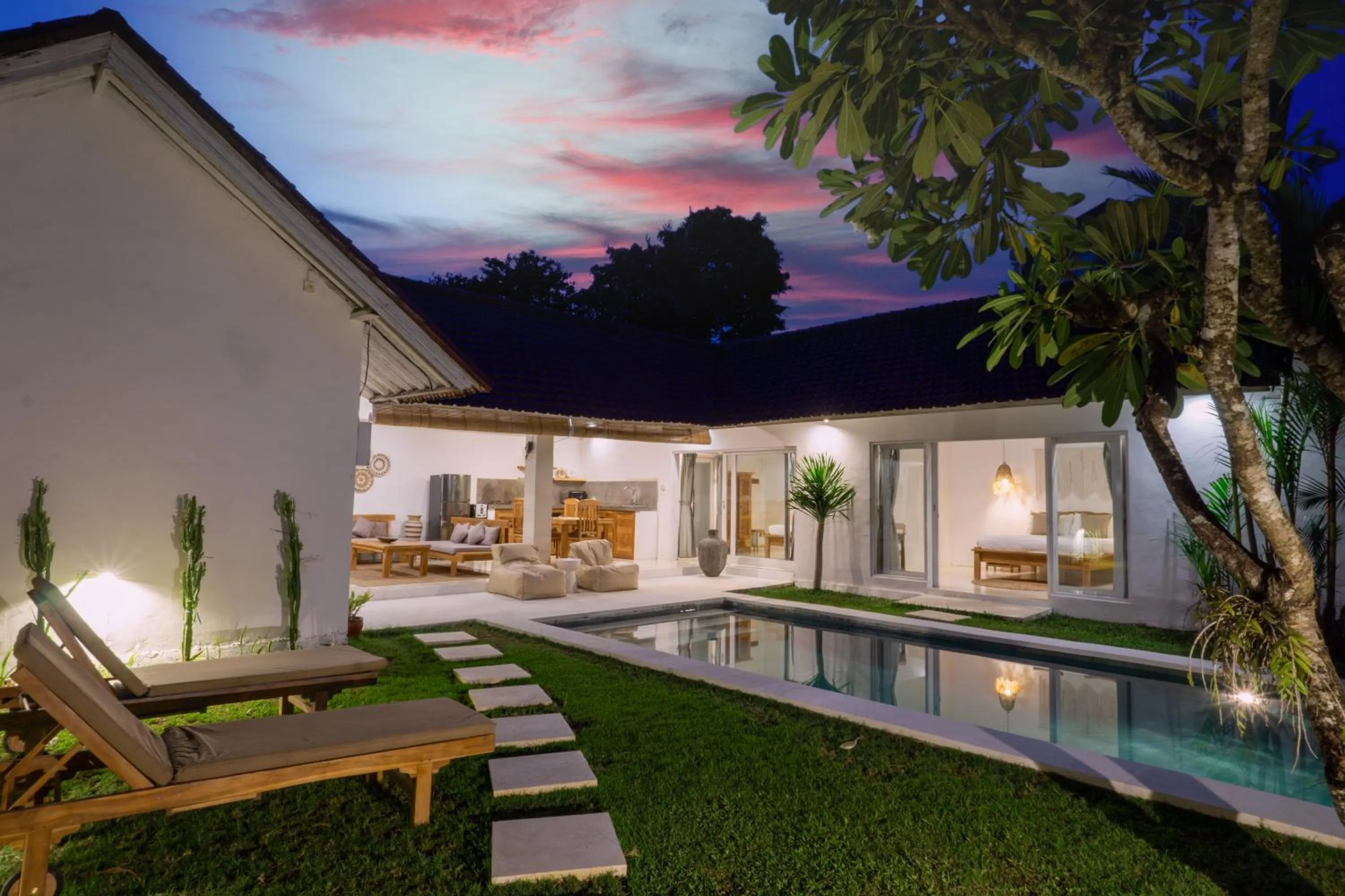 Property building in Villa Pagu