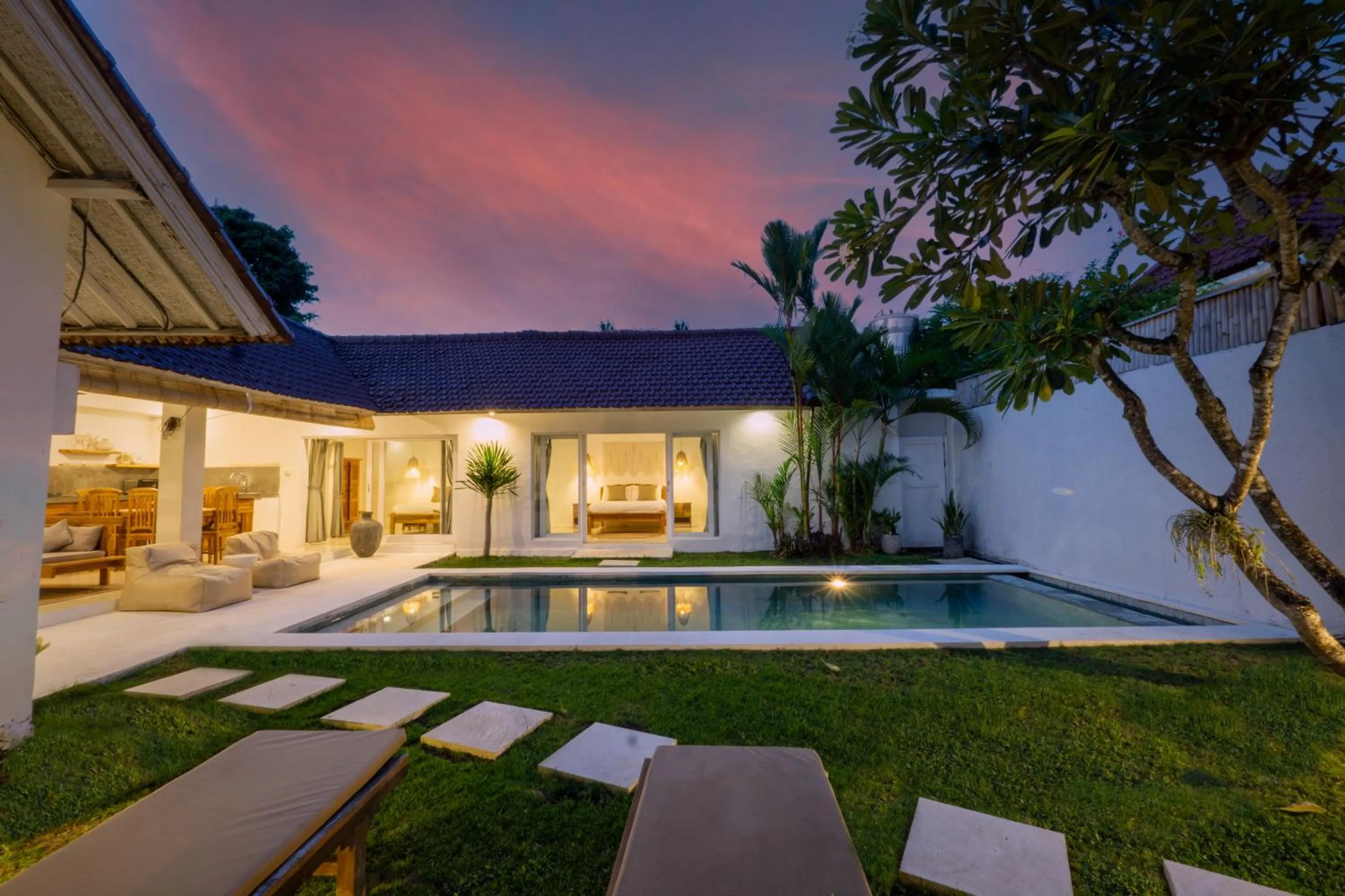 Swimming pool in Villa Pagu