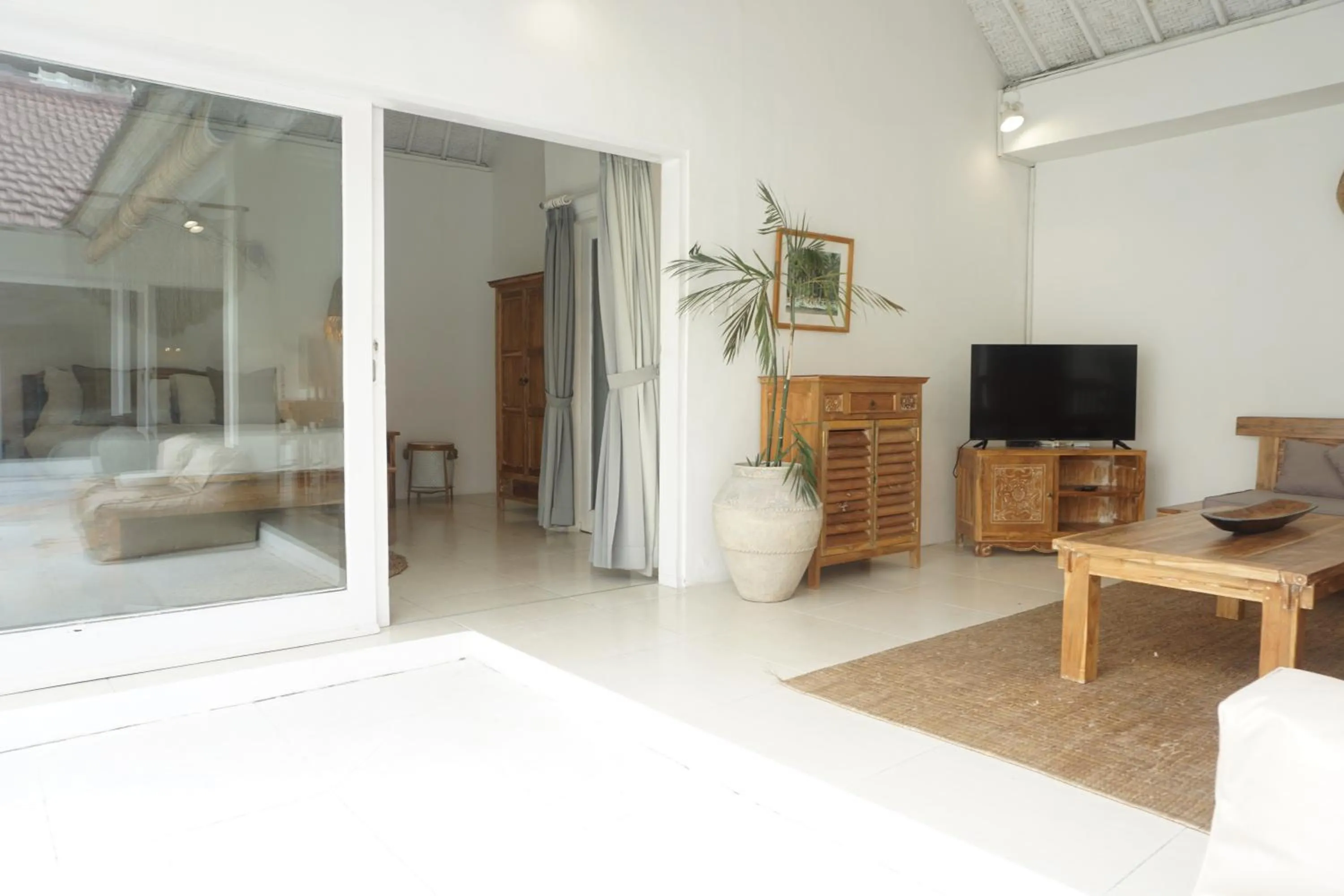Communal lounge/ TV room in Villa Pagu