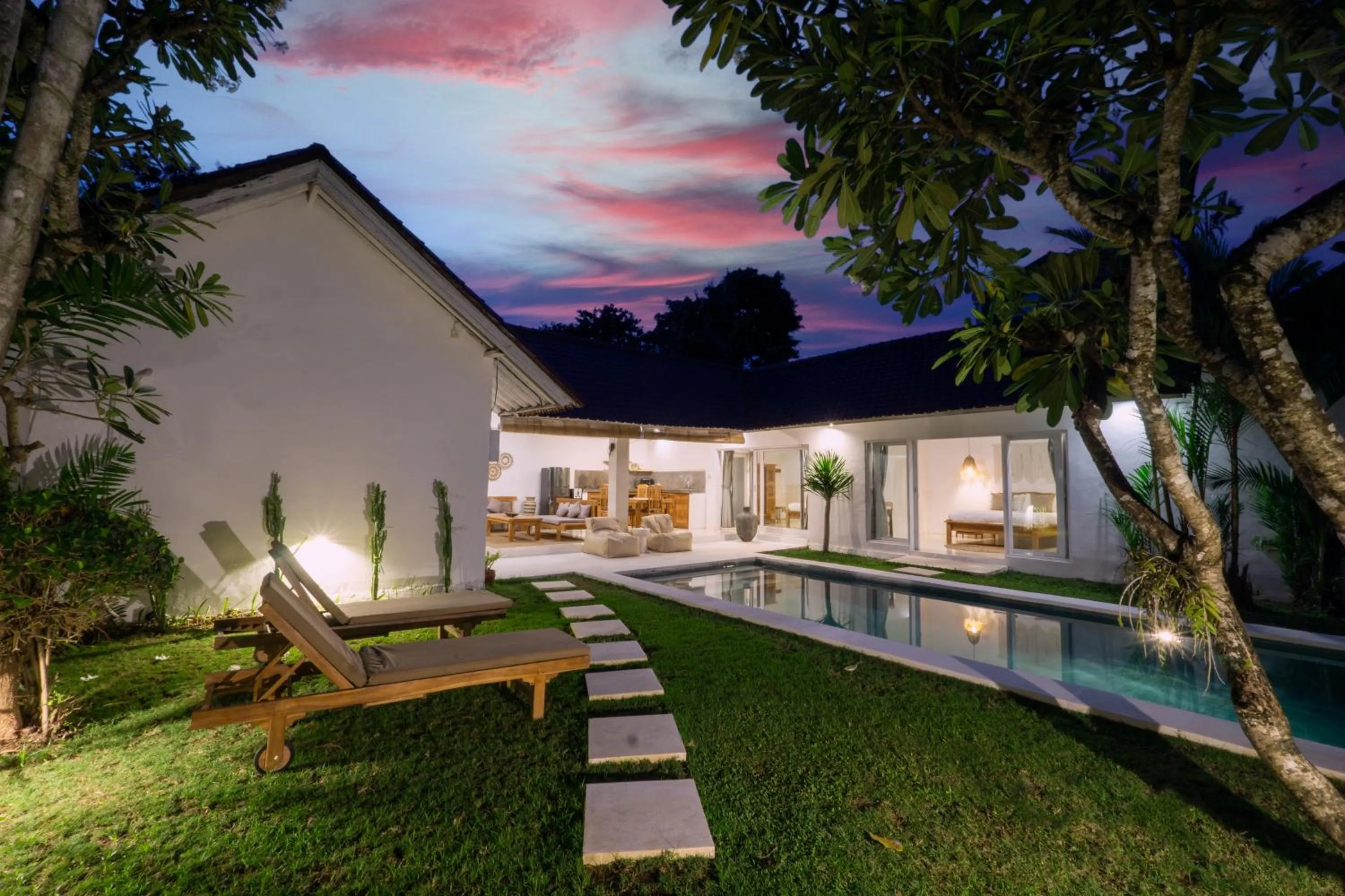 Property building in Villa Pagu