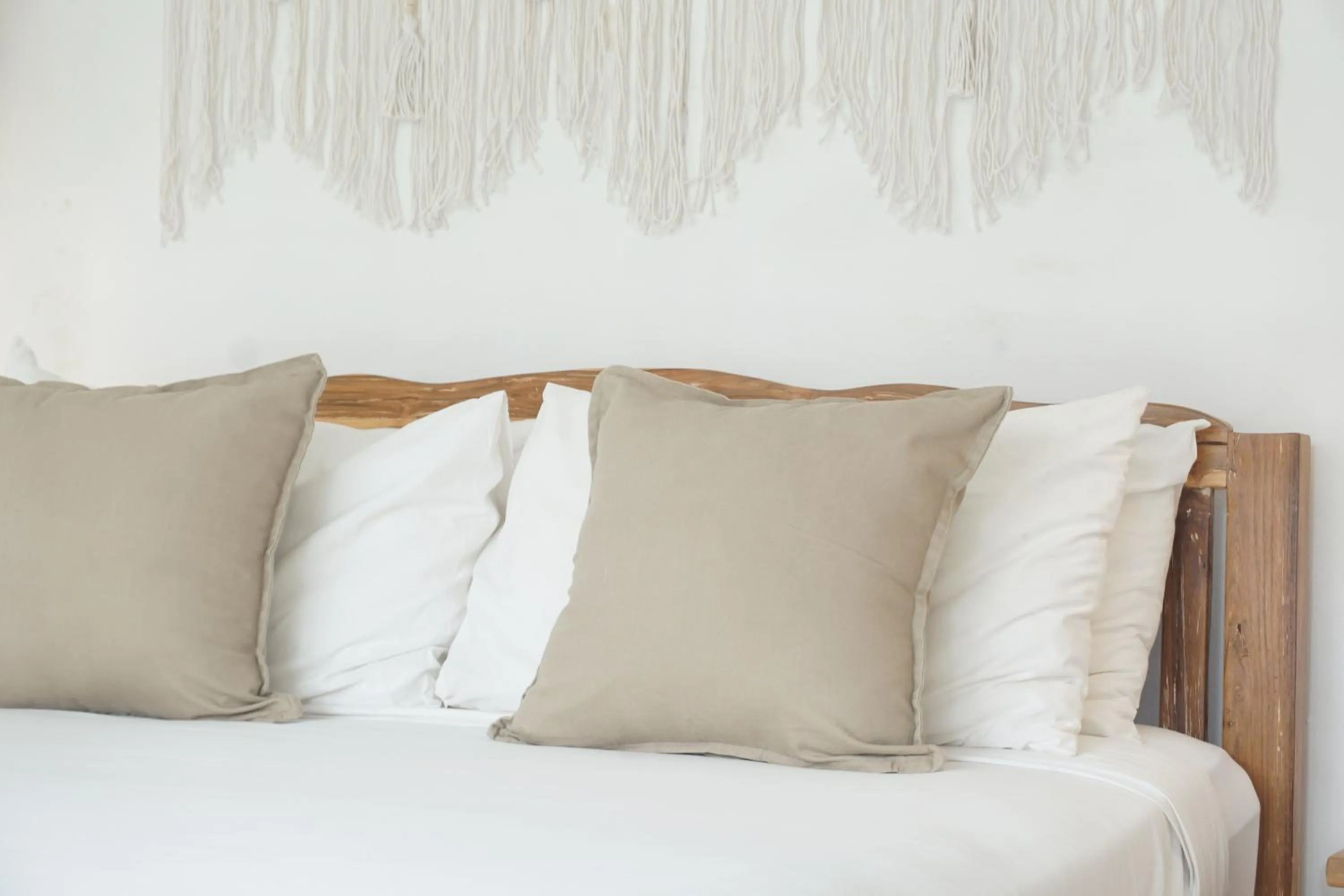 Decorative detail, Bed in Villa Pagu