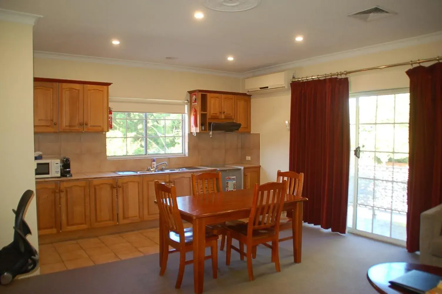 One-Bedroom Apartment in Meramie Motor Inn One-Bedroom Apartment in Meramie Motor Inn