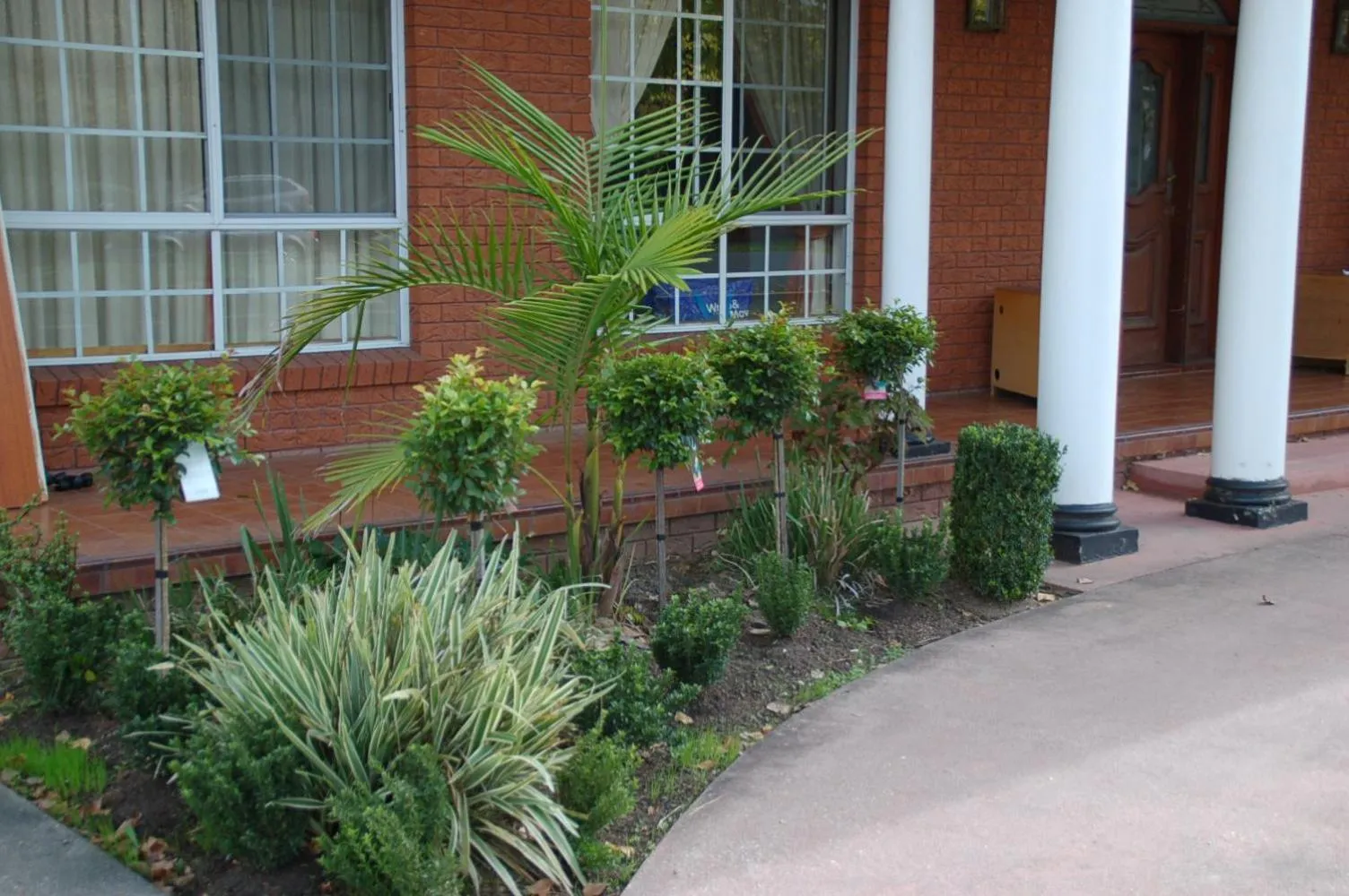 Property building in Meramie Motor Inn