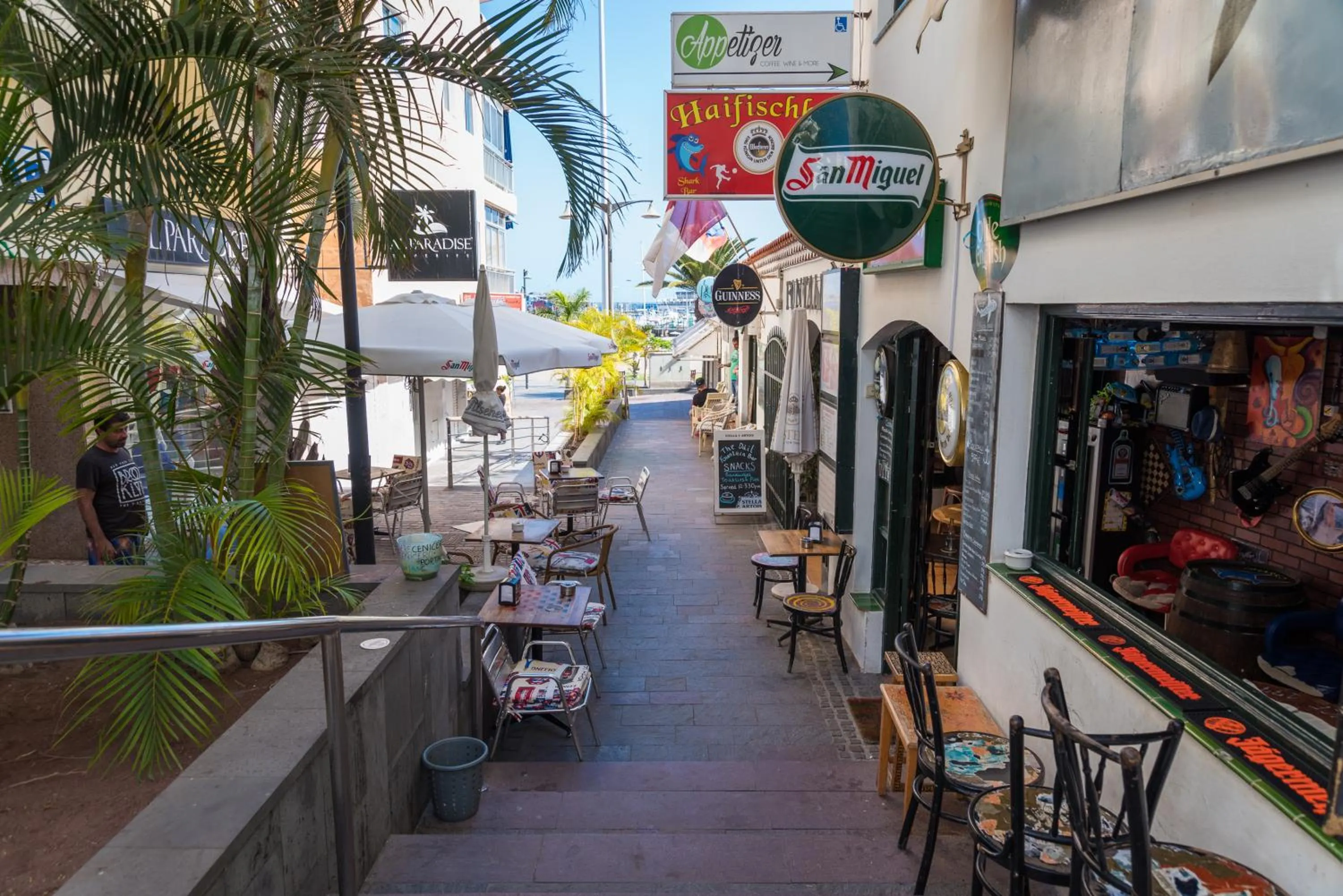 Restaurant/places to eat in Modern Apartment Los Cristianos Center
