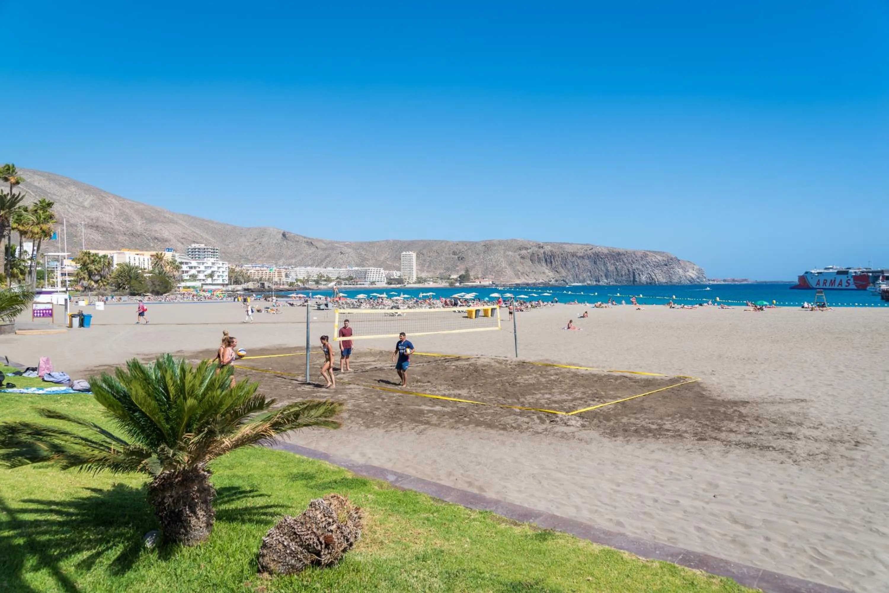 Beach in Modern Apartment Los Cristianos Center