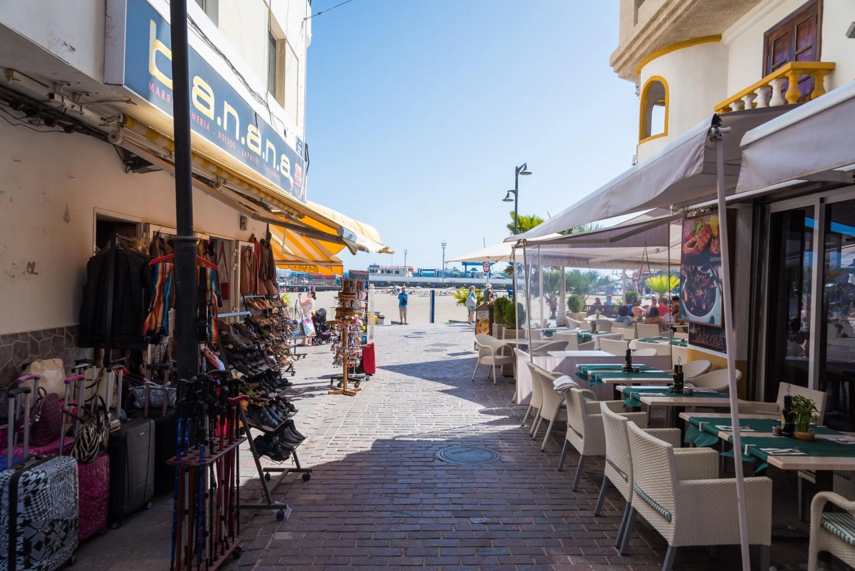 Restaurant/places to eat in Modern Apartment Los Cristianos Center